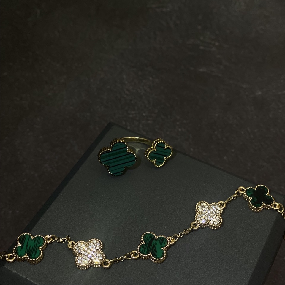 ست دستبند و انگشتر ونکلیف