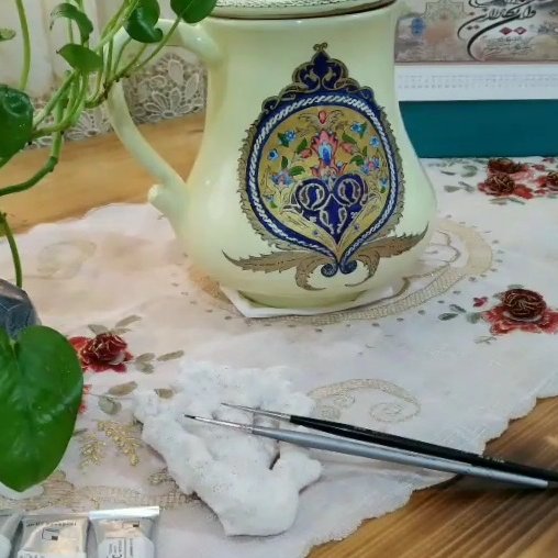 ظرف آب خوری