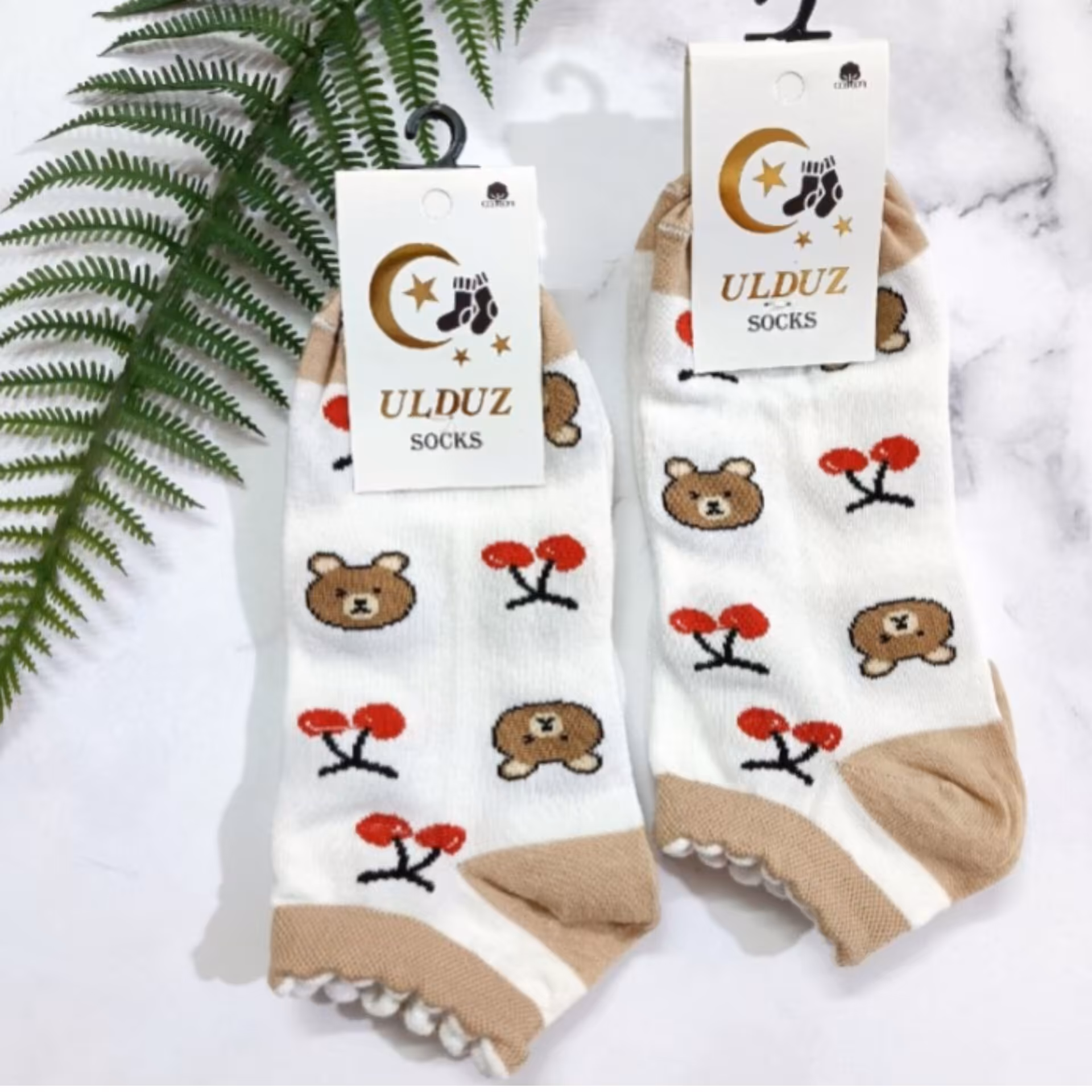 جوراب مچی طرح تدی و آلبالو رنگ زمینه سفید بسیار شیک و بادوام