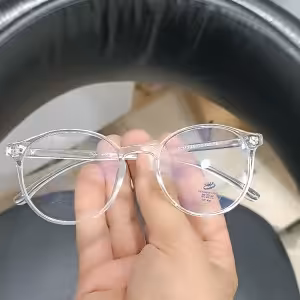 عینک طبی بدون نمره رنگ سفید یخی