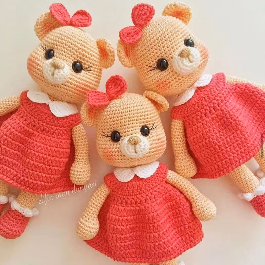 عروسک بافتنی خرس آمور، قابل اجرا در رنگ های مختلف مطابق با نظر و سلیقه مشتری