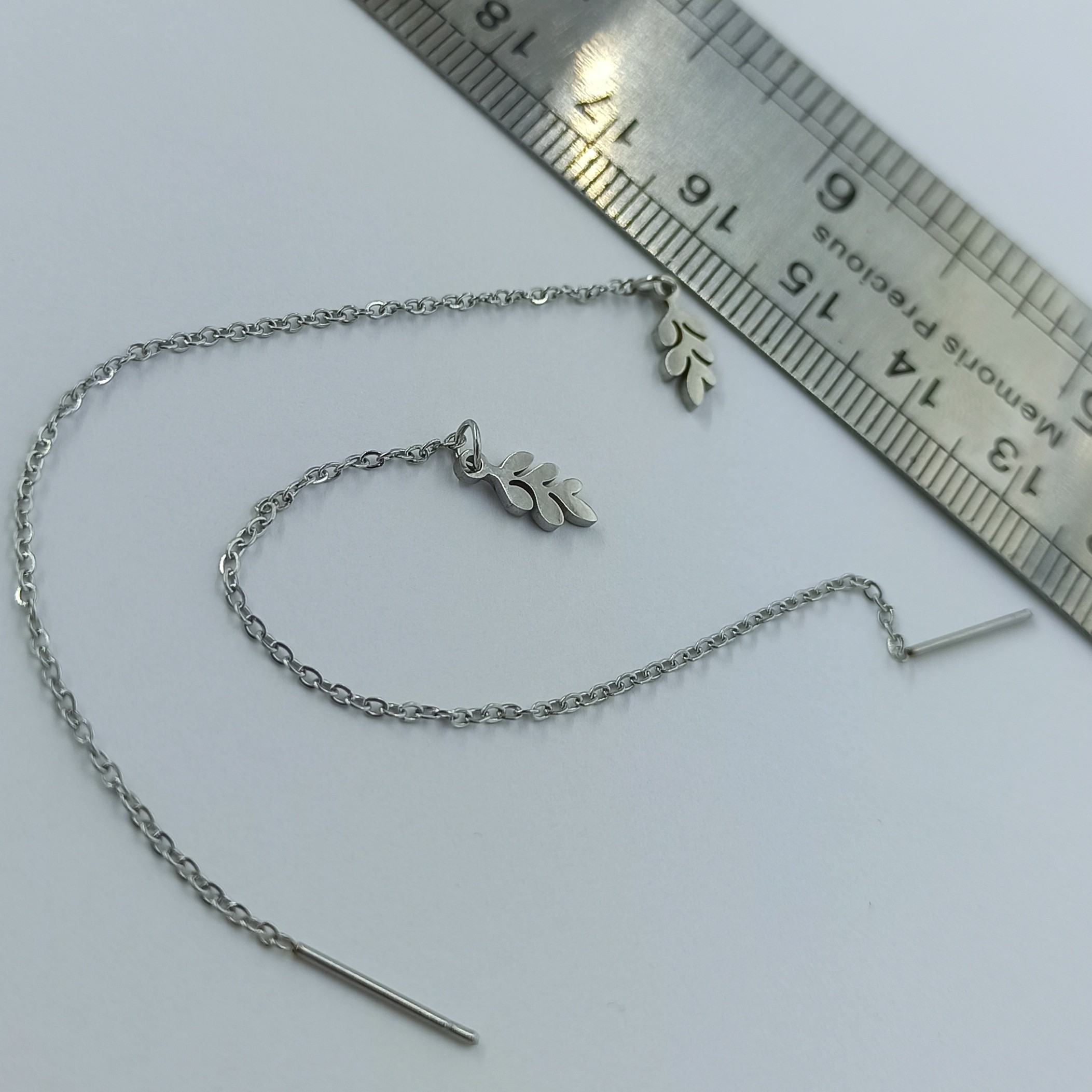 گوشواره بخیه ای طرح برگ استیل رنگ ثابت