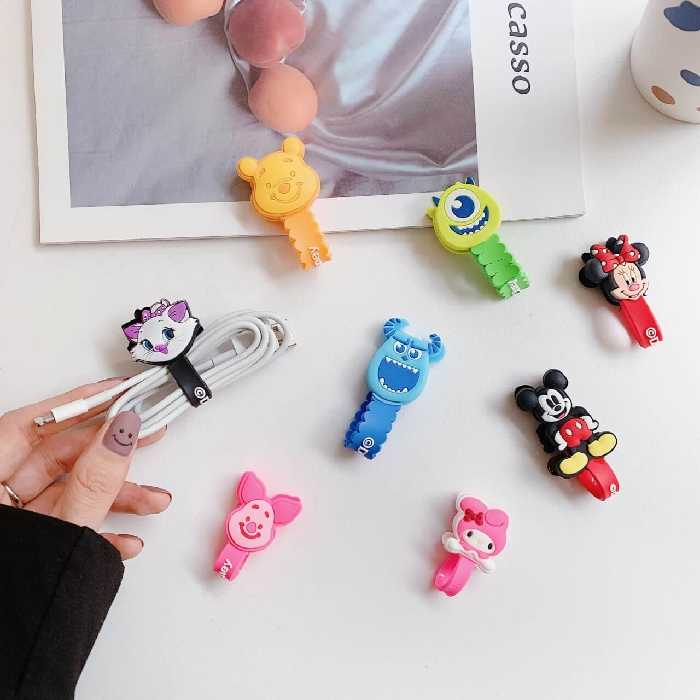 جمع کننده و نگهدارنده کابل شارژ در طرح های مختلف