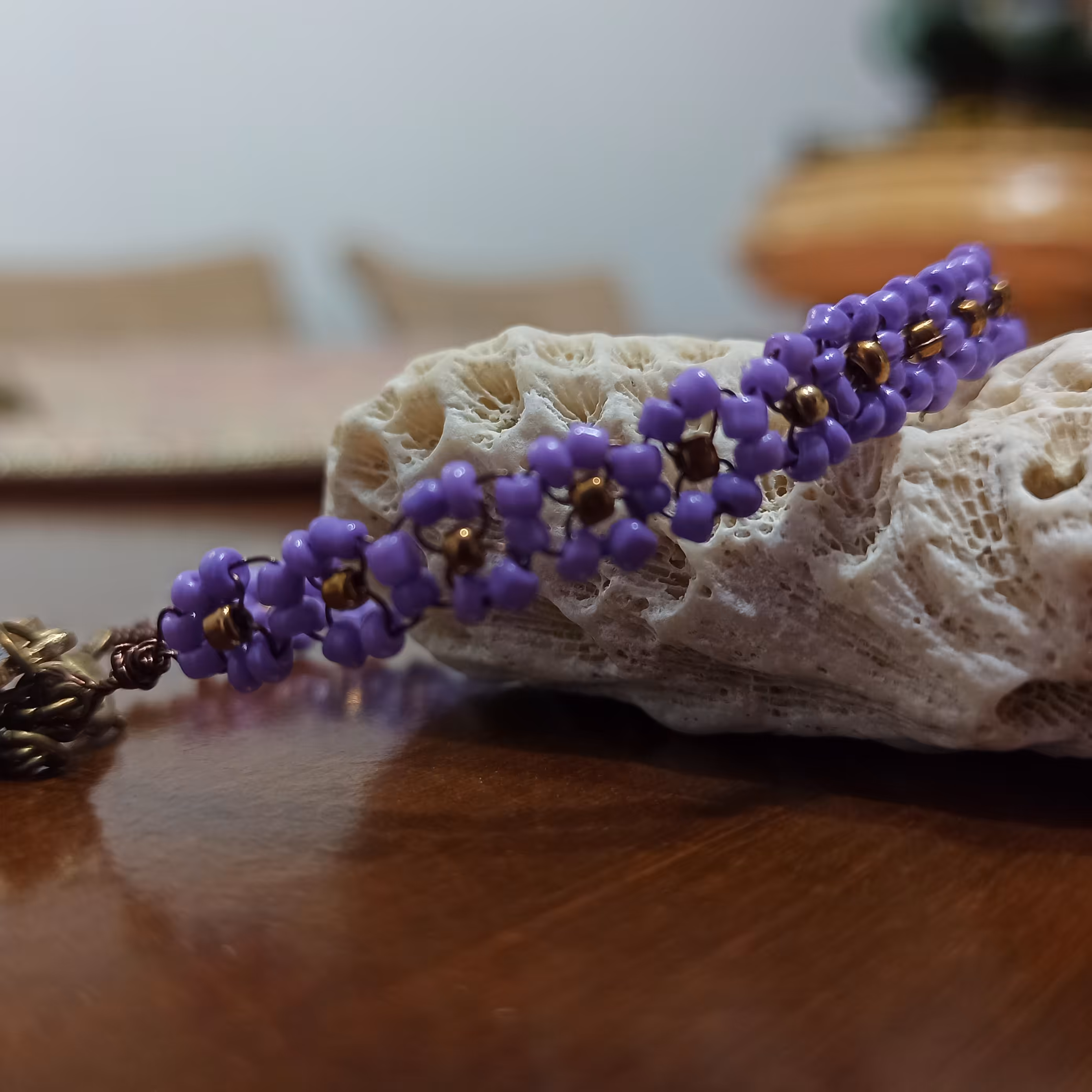 دستبند منجوق مرواریدی گل بنفشه