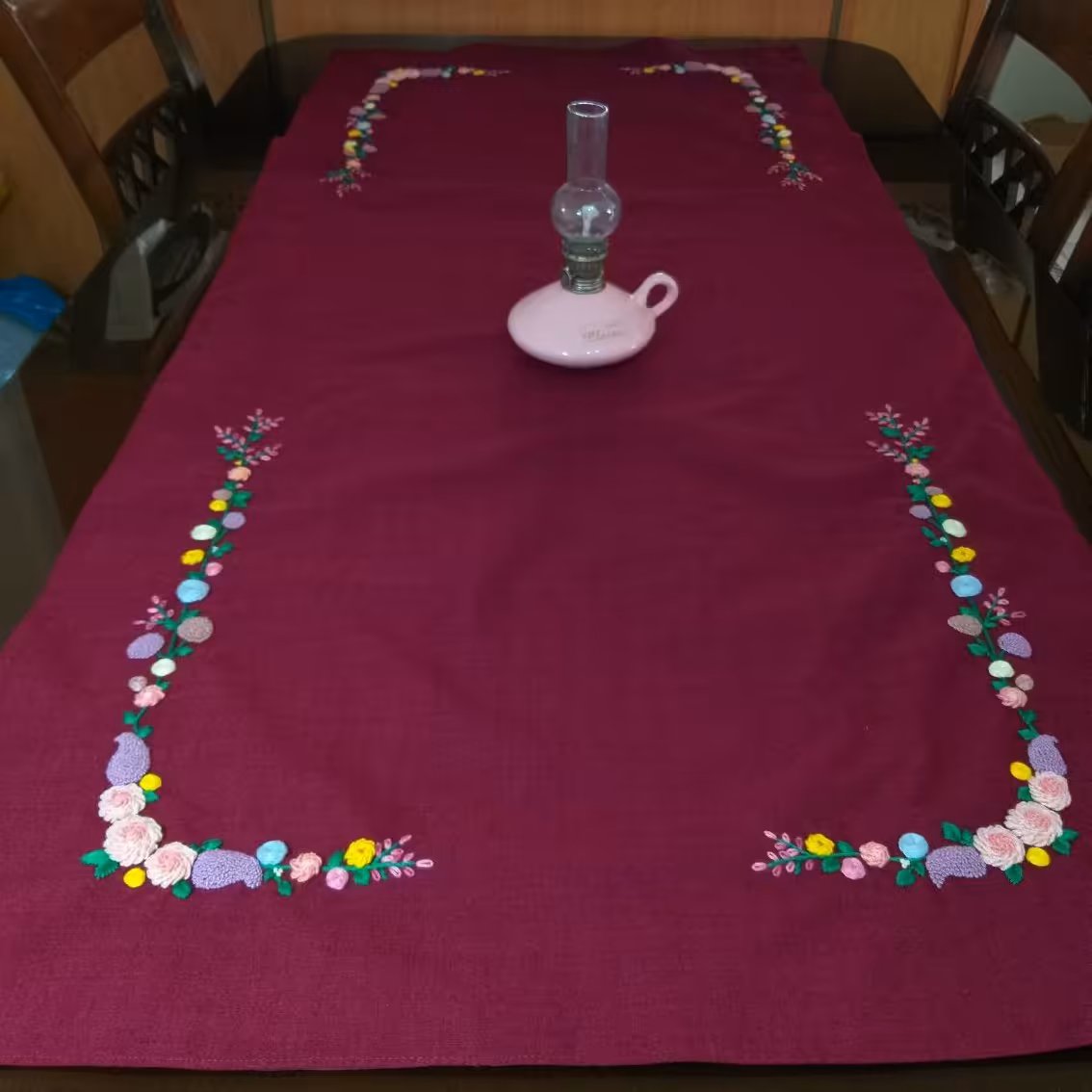 رومیزی گلدوزی طرح صدف مناسب برای میز نهار خوری و میز وسط مبل