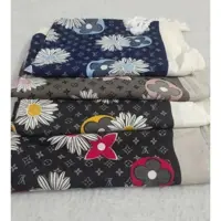 شال نخی طرح بابونه LV