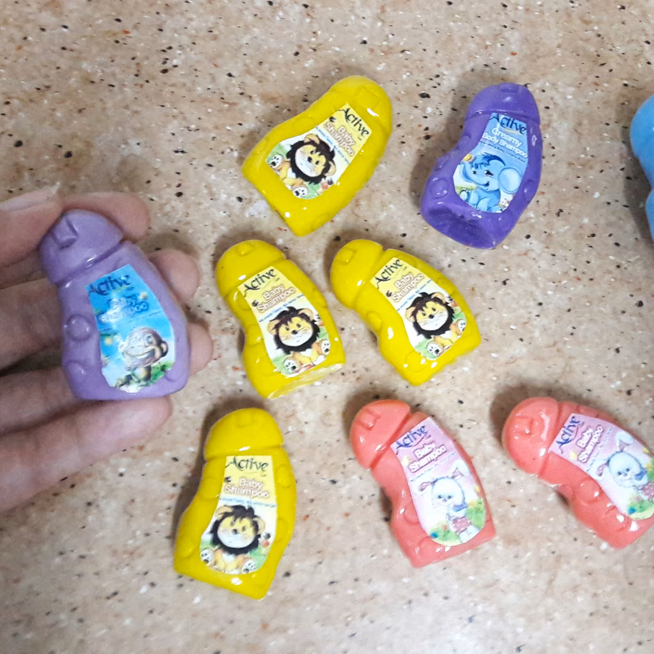 مگنت شامپو بچه