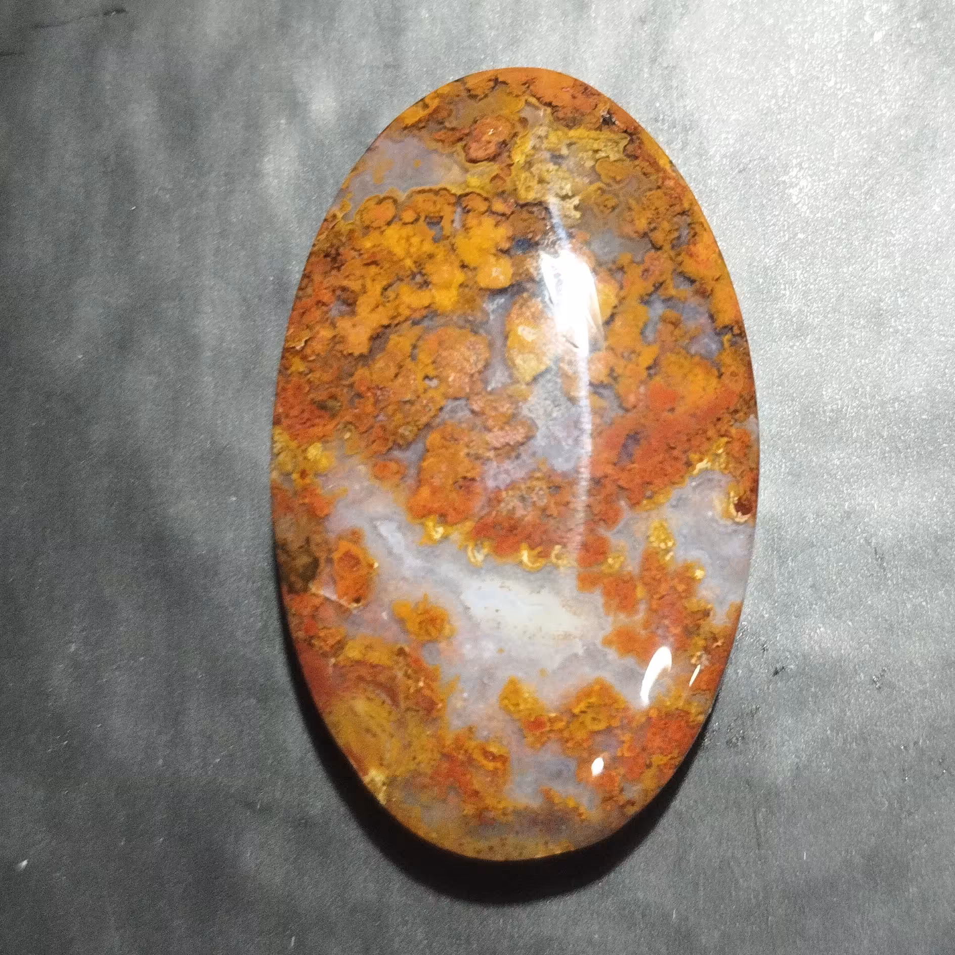 نگین شجر پاییزه دستساز قد 37میلیمتر پهنا 23میلیمتر 