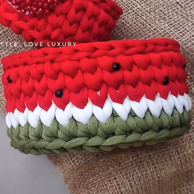 سبد یلدایی  میوه و شکلات خوری تریکو