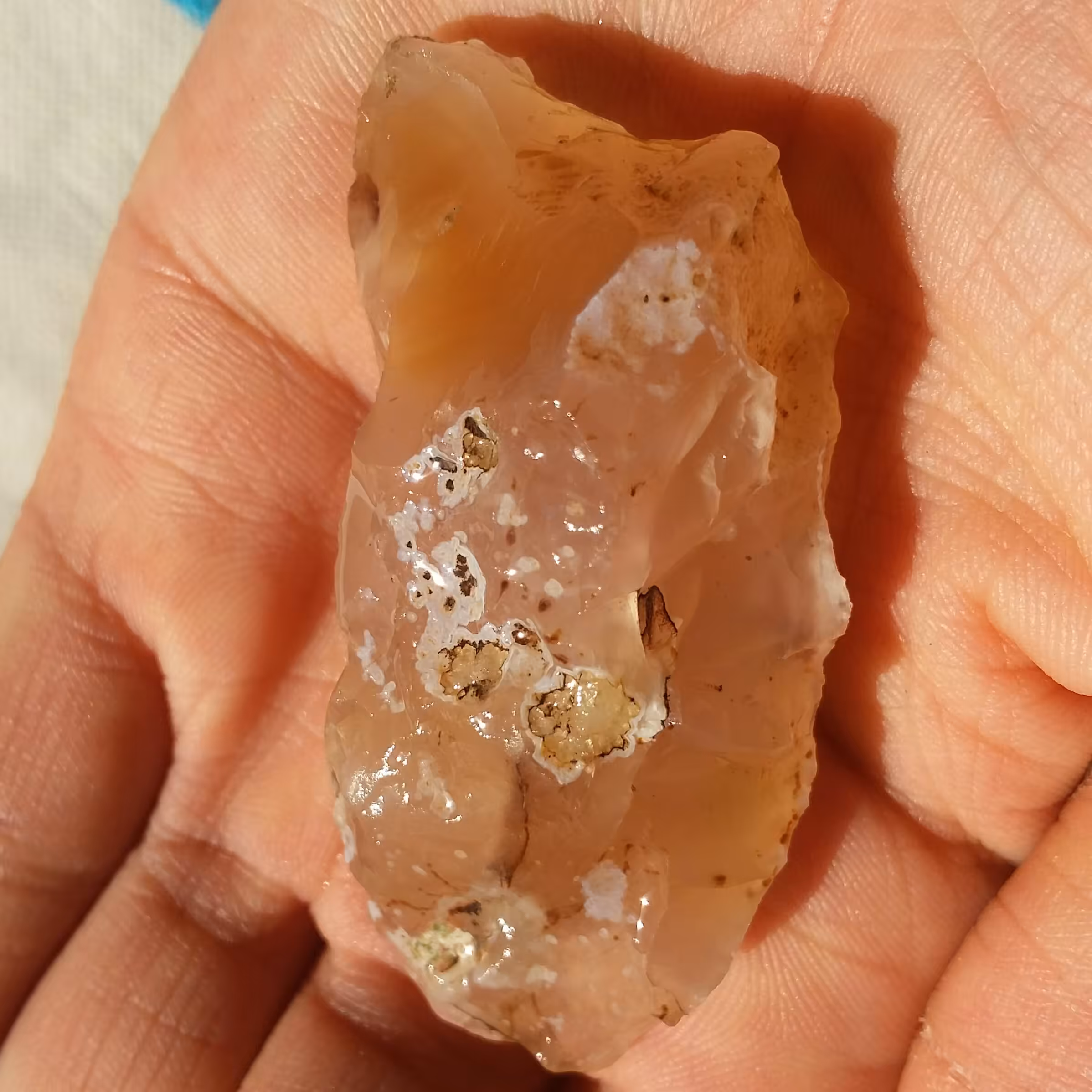 سنگ راف عقیق عسلی محشر 
100درصد طبیعی
شاهکار خلقت
دیدنییی