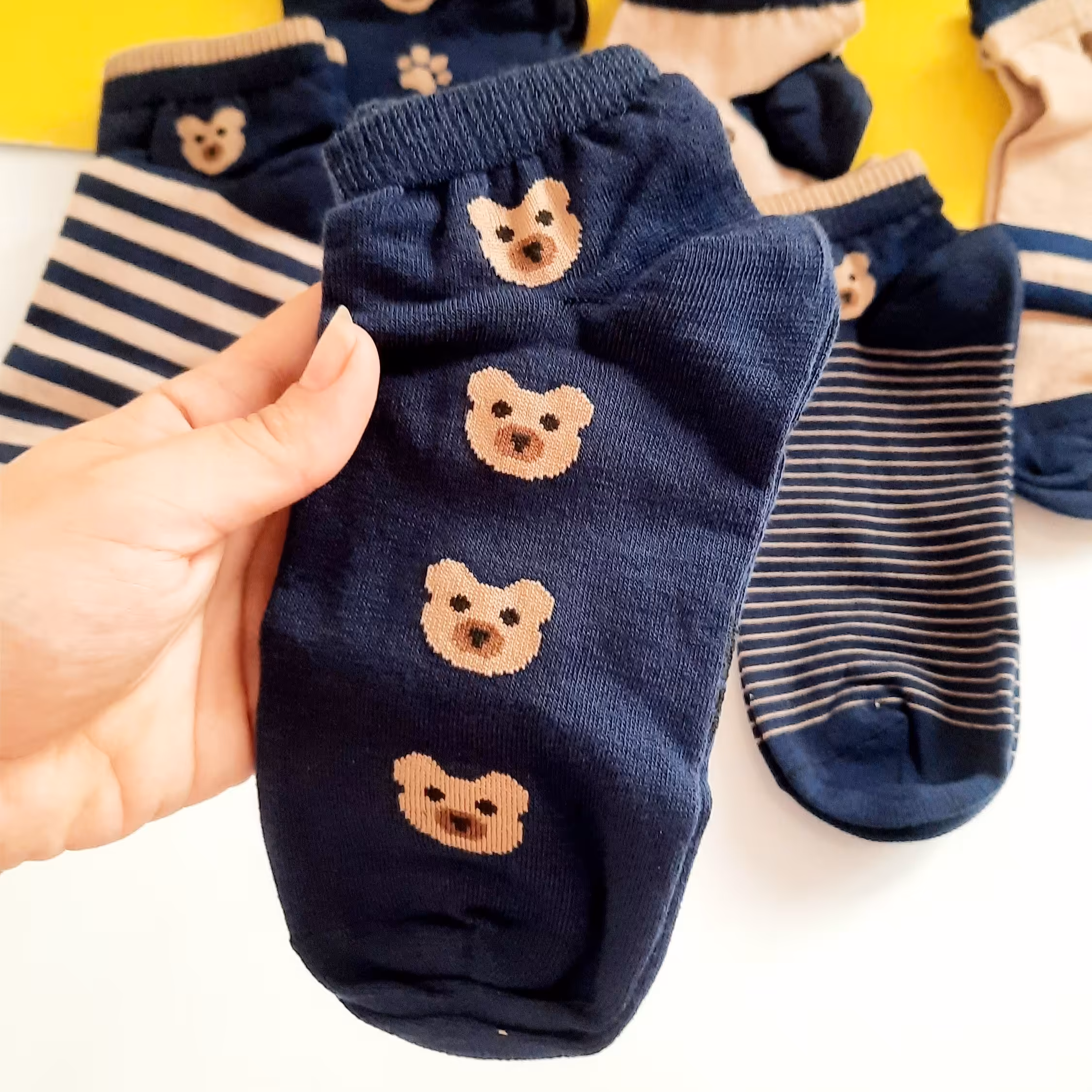 جوراب مچی فانتزی،طرح تدی،کرم سرمه ای ،زنانه و دخترانه و پسرانه،85درصد نخپنبه،مناسب سایز 36تا 42