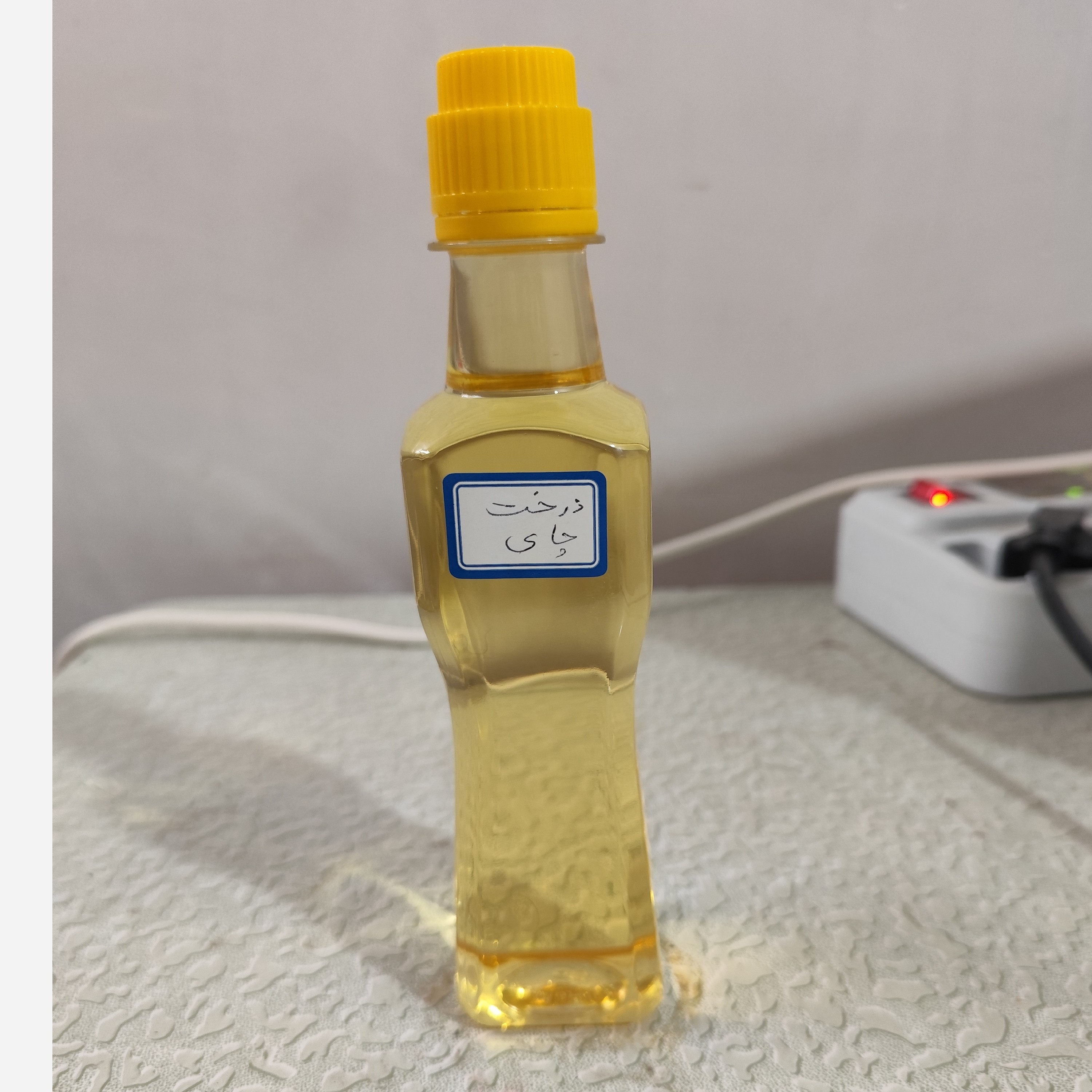روغن درخت چای ربع لیتری اصل (جوش صورت آکنه ضد لک ضد چروک اگزما پسوریازیس قارچ ناخن شپش سر)