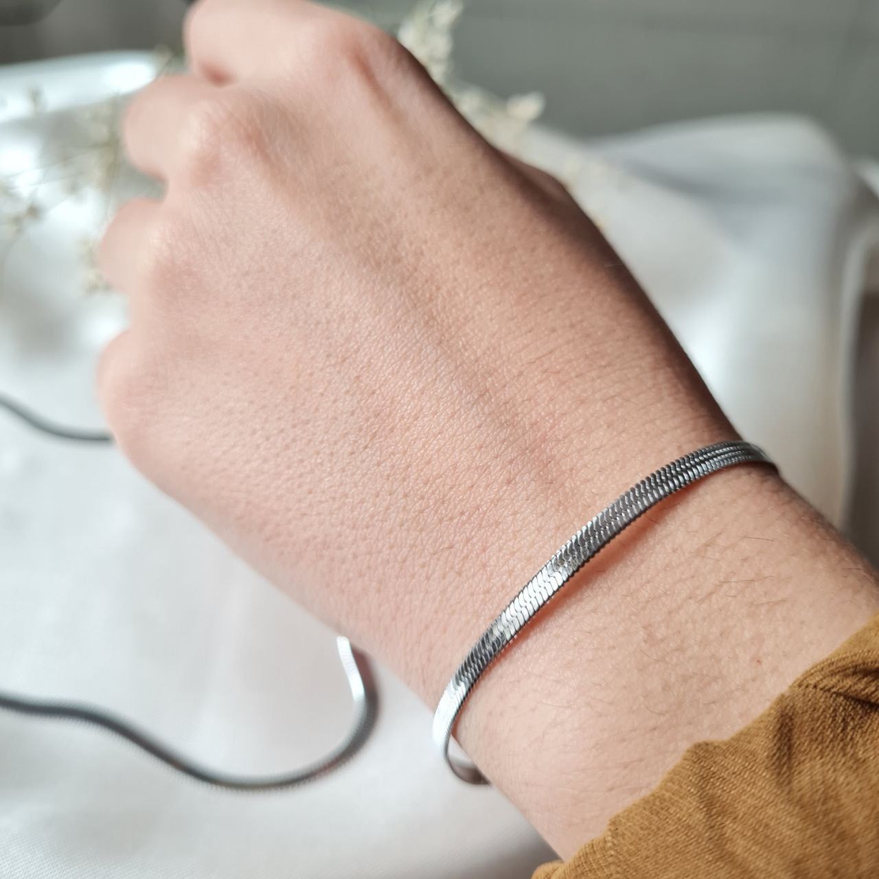 دستبند ماری نقره ای رنگ استیل رنگ ثابت بسیار ظریف و زیبا با کیفیت عالی