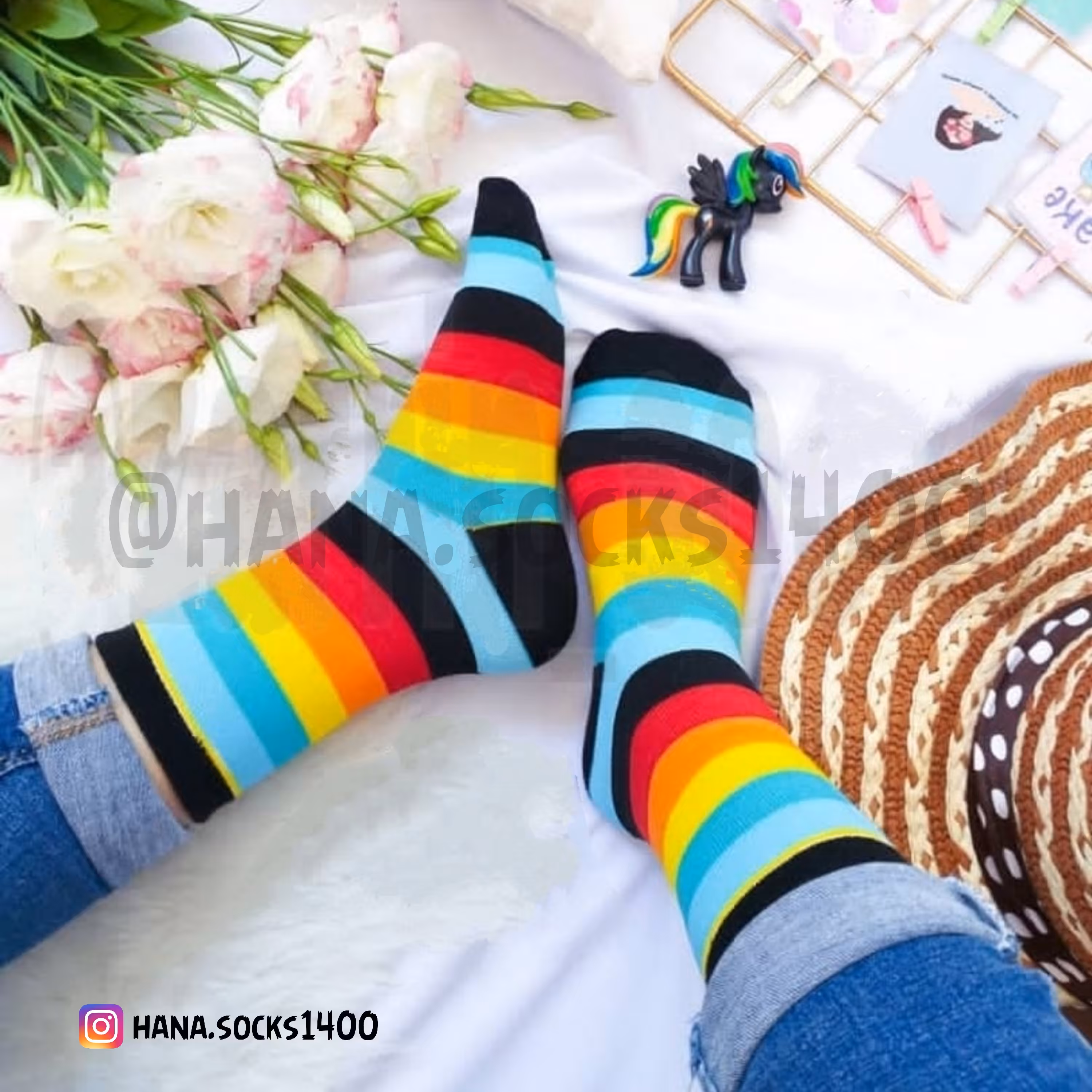 جوراب ساقدار ست مادر و کودک طرح رنگین کمان قیمت هرجفت ذکر شده