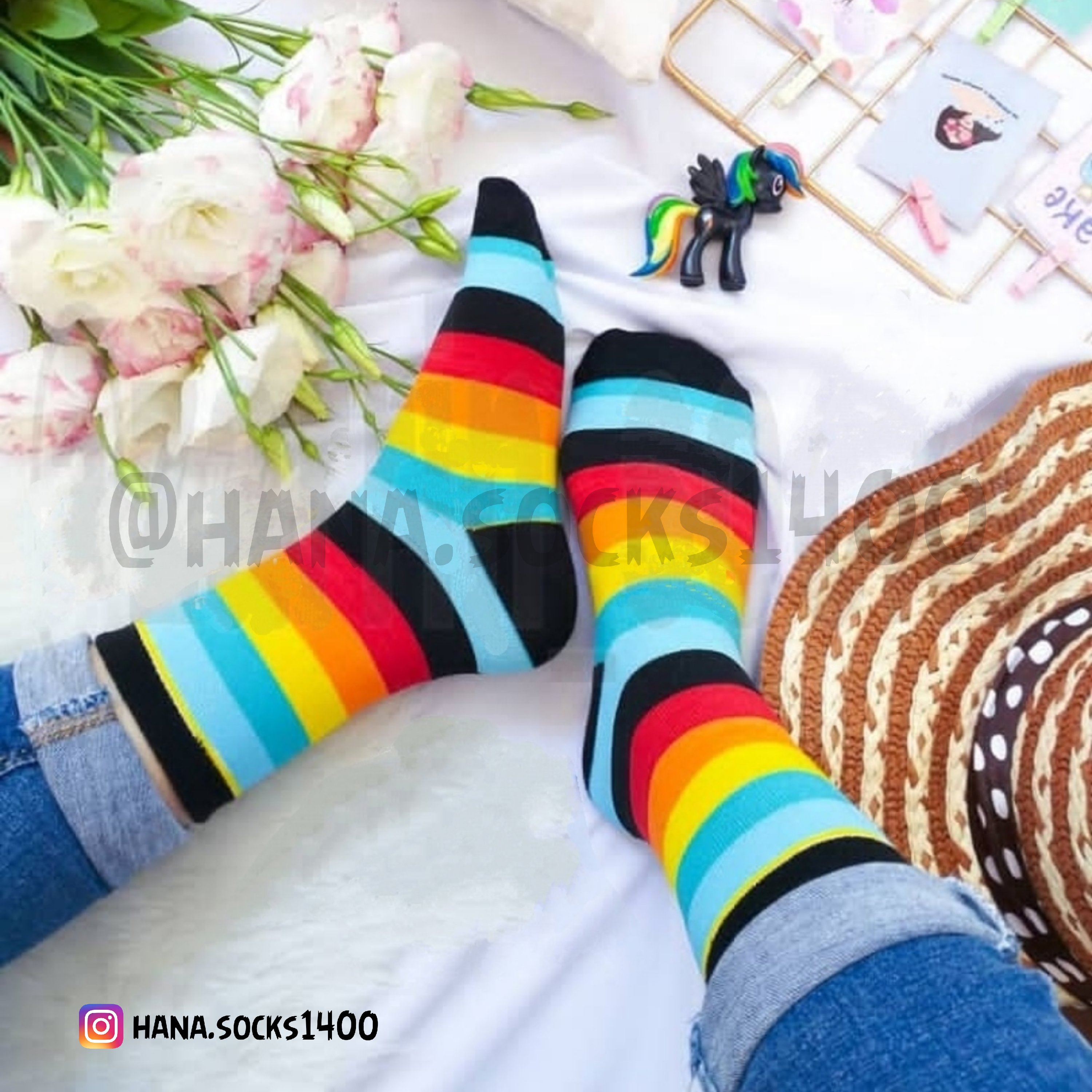 جوراب ساقدار ست مادر و کودک طرح رنگین کمان قیمت هرجفت ذکر شده
