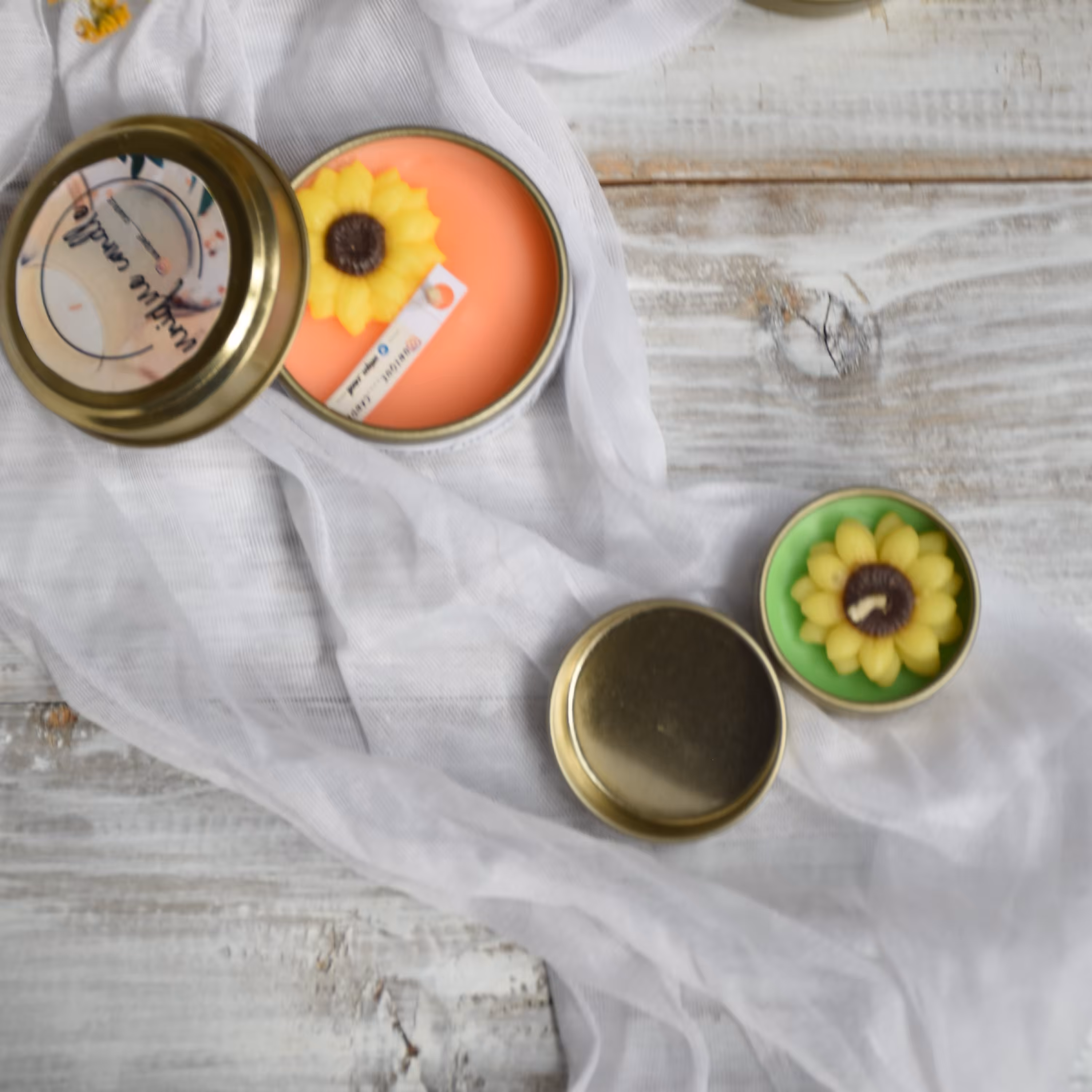 شمع افتابگردان،شمعی زیبا و شکیل برای هدیه که با سوخت طولانی وبدون دوده قابل استفاده برای ایجاد فضایی آرامش بخش 