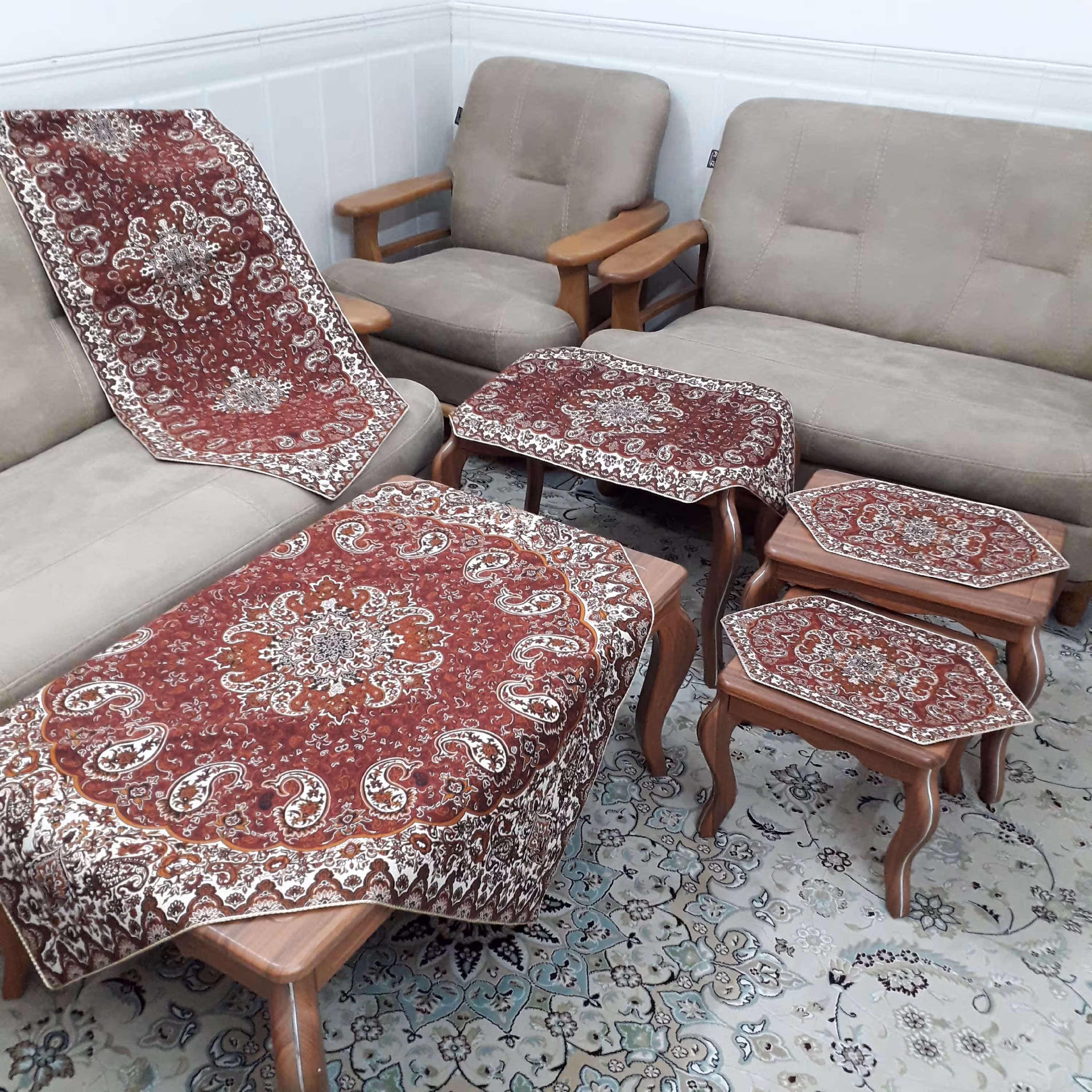 رومیزی ترمه 5 تکه مدل نسترن 