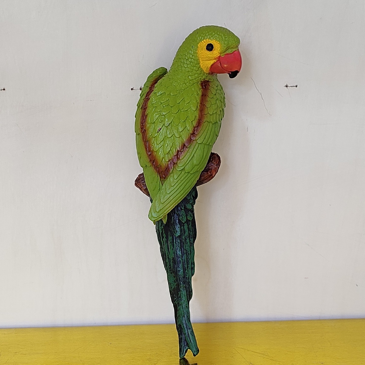 مجسمه ی پلی استر طوطی دیواری
