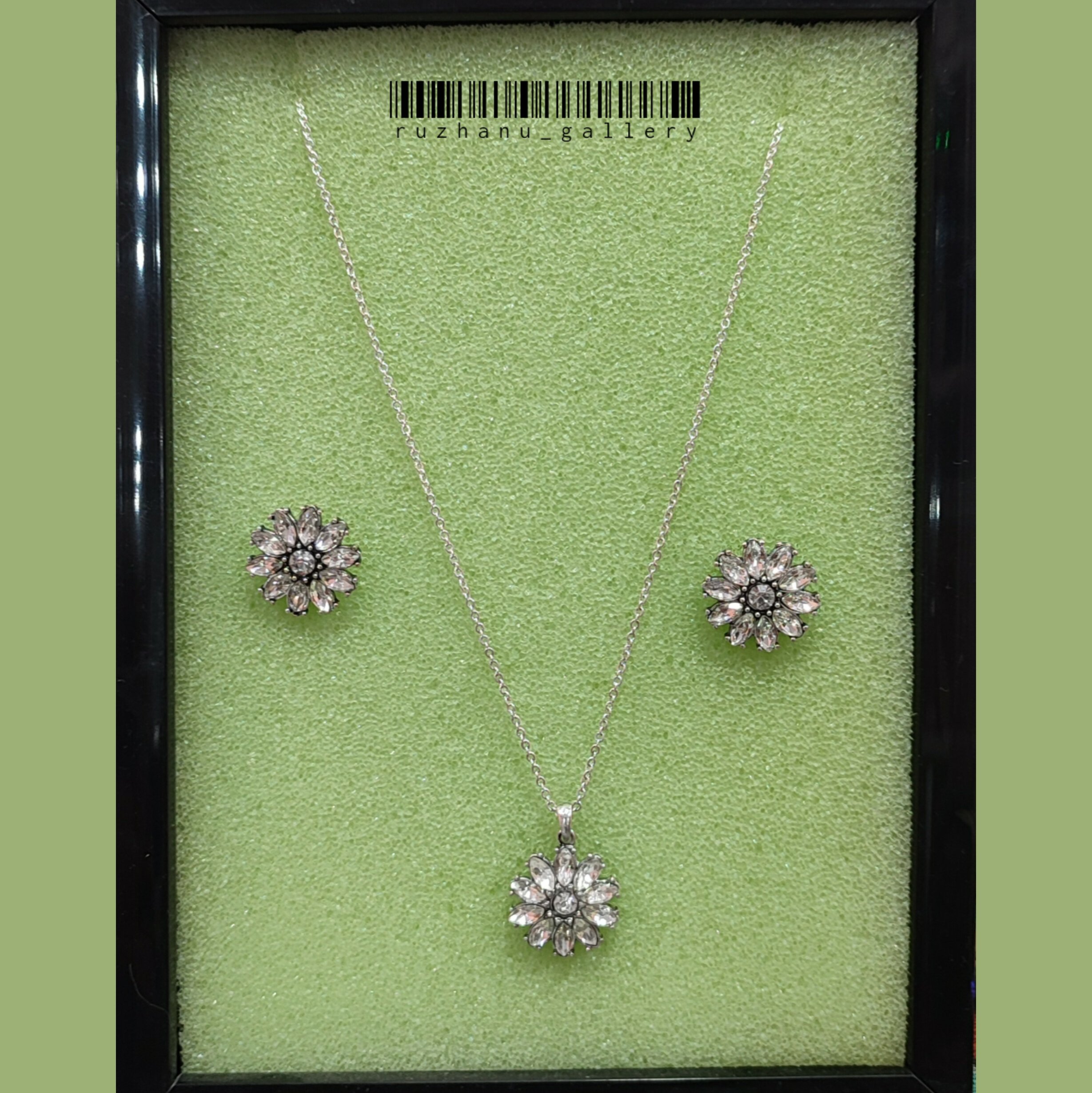 نیم ست گوشواره و گردنبند گل تمام نگین تحت لیسانس اروپا 