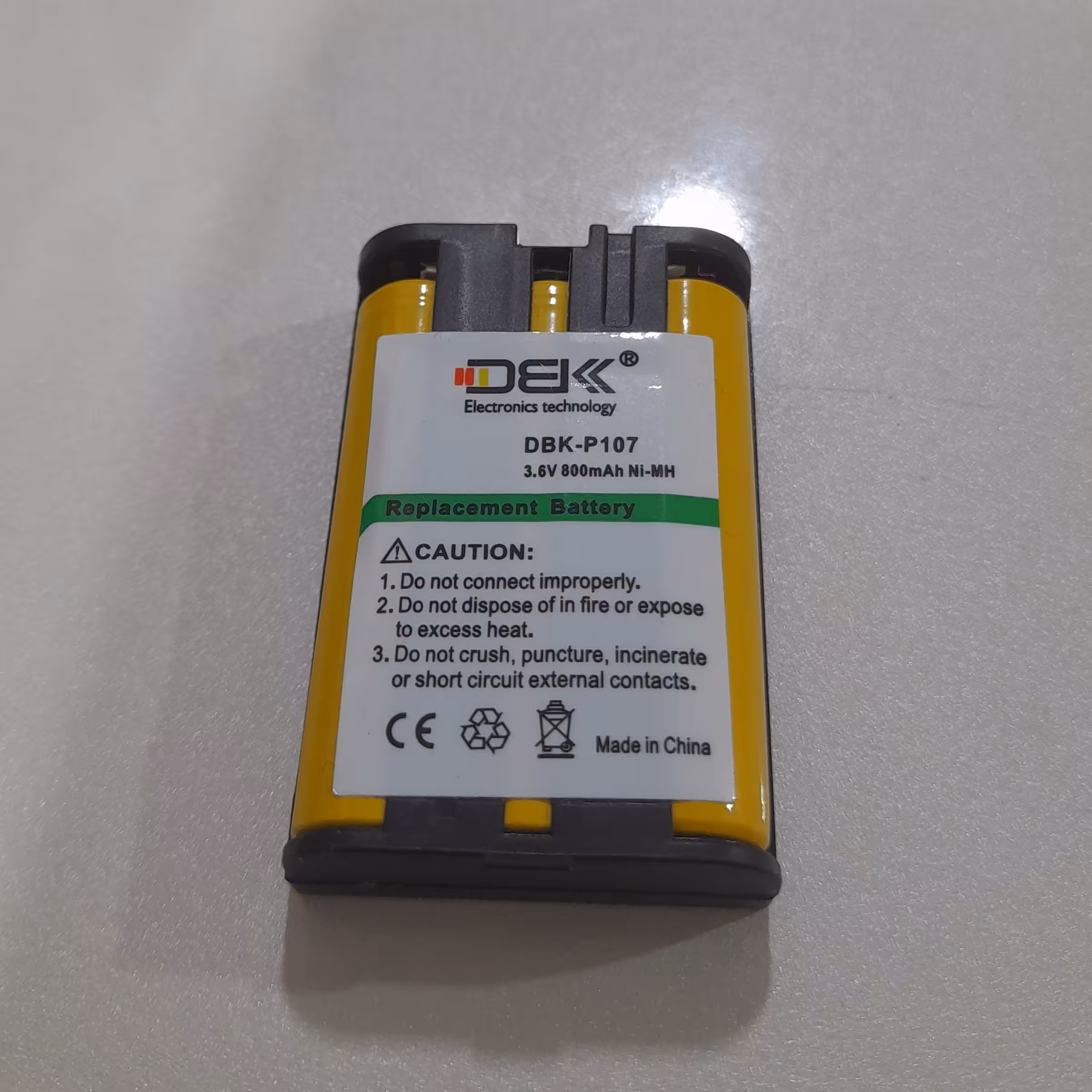 باتری تلفن بی سیم P107 برند DBK مدل p107 P 107
باطری اصلی تلفن پاناسونیک و ..
panasonic اورجینال
3.6 ولت 
3.6V