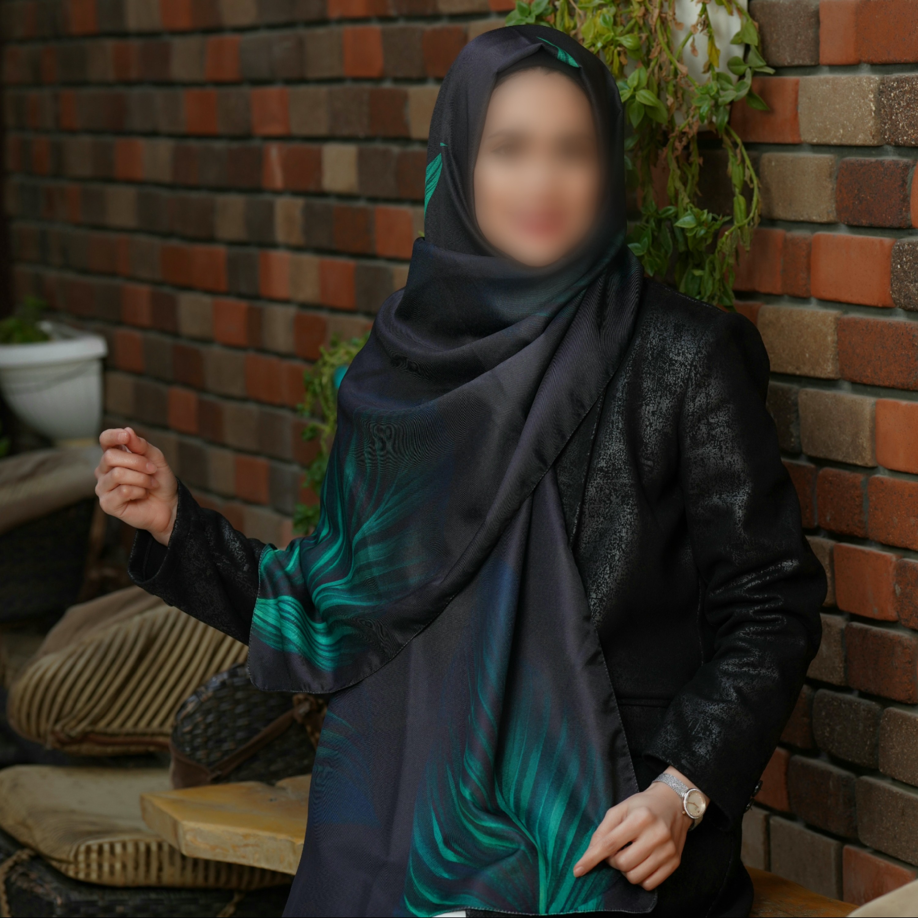 شال مشکی سبز نخی