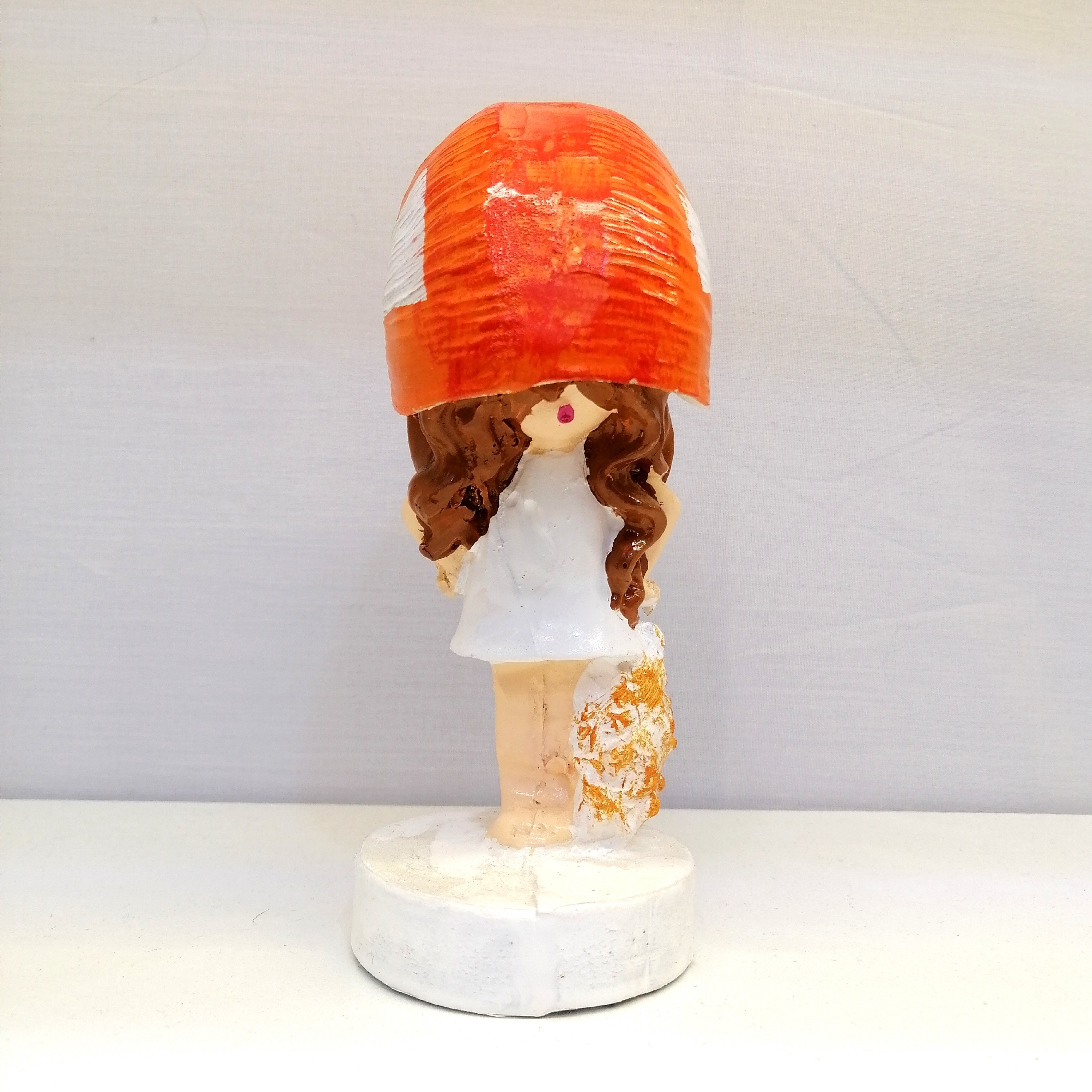 مجسمه دختر صدفی پلی استری کد 03