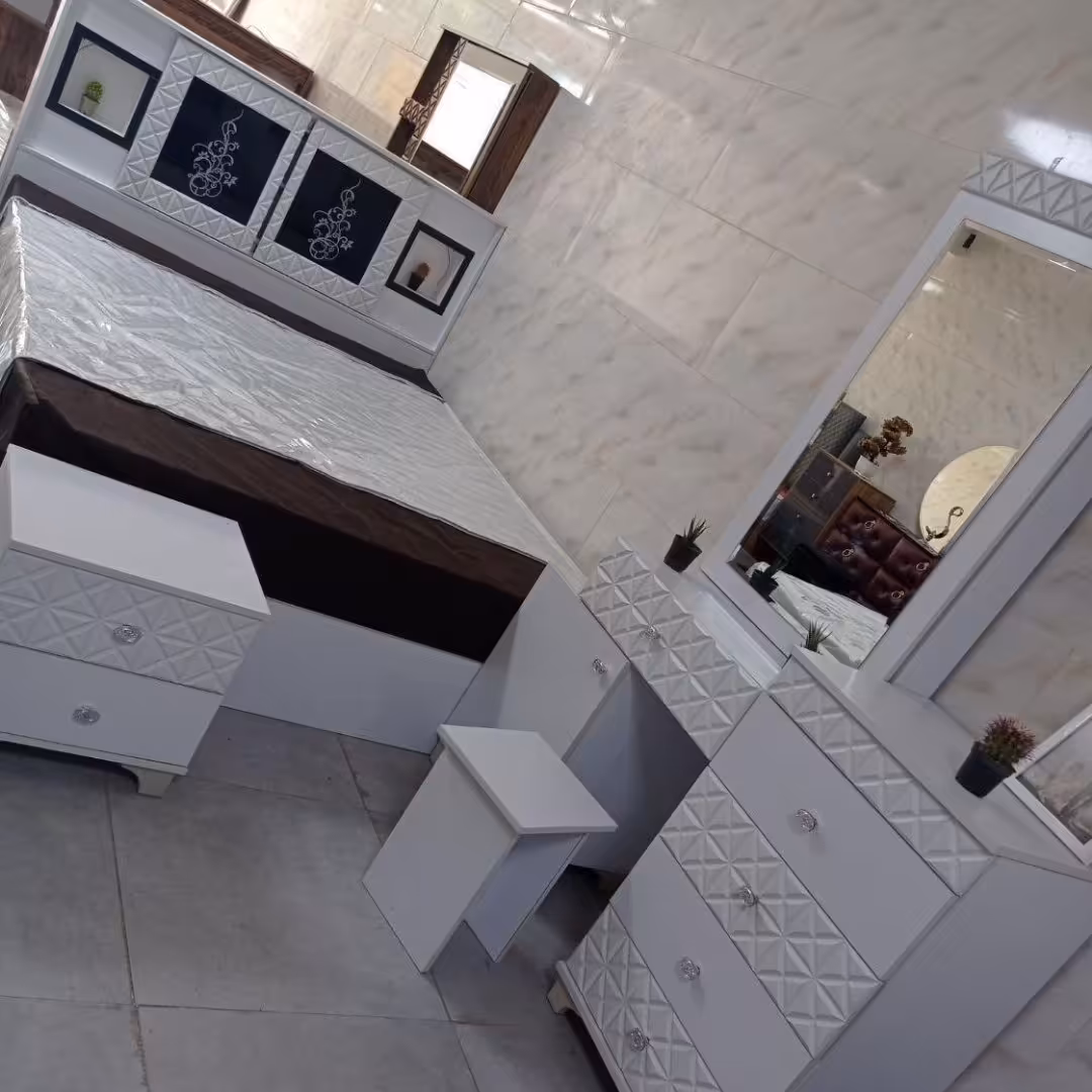 تخت خواب دونفره پنجره ای