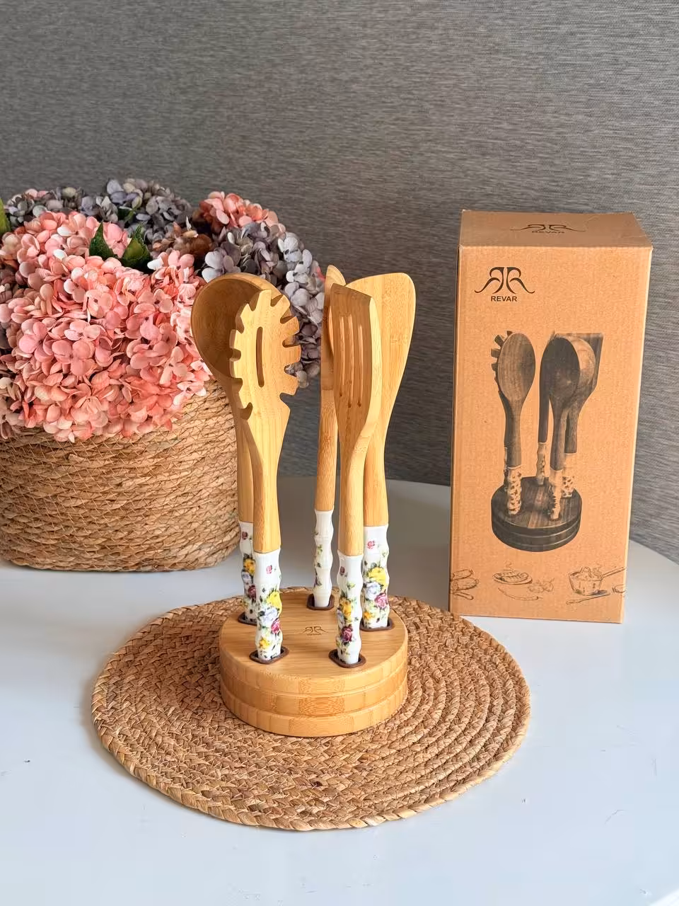 ست کفگیر ملاقه استند دار بامبو دسته سرامیکی- طرح چند گل رز درشت زرد