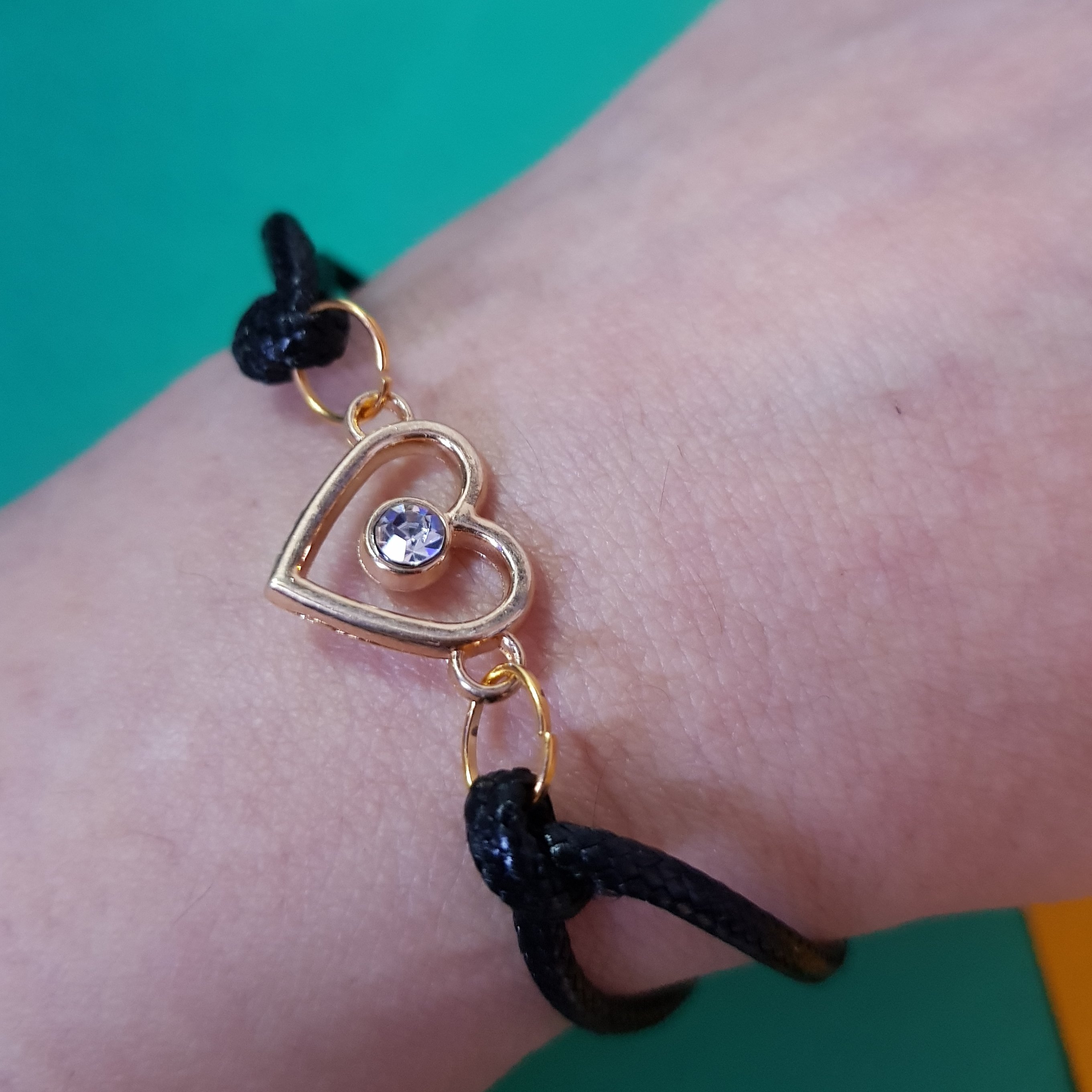 دستبند چرمی طرح قلب