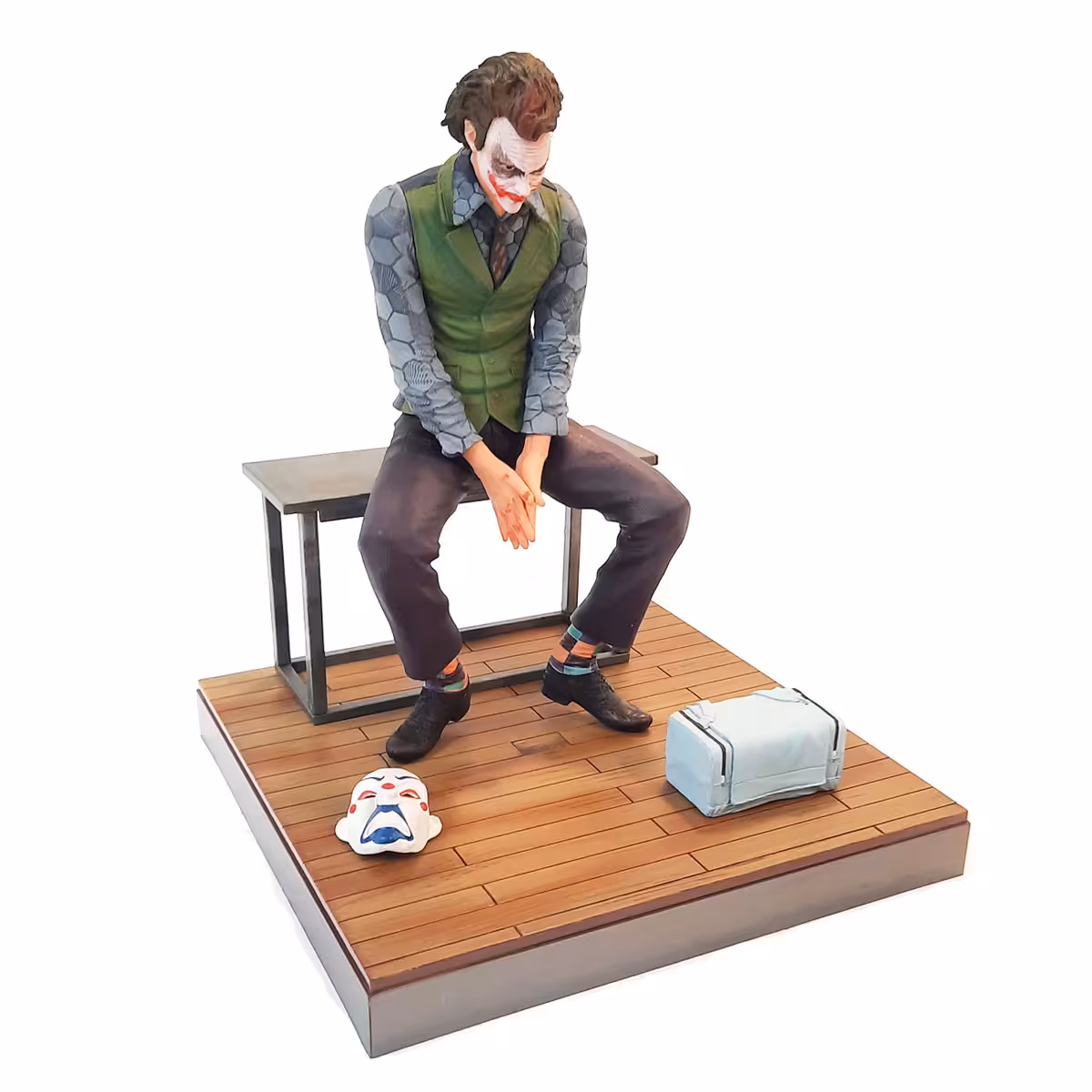 خرید اکشن فیگور جوکر Joker Heath Ledger Chair Action Figure با بهترین قیمت
