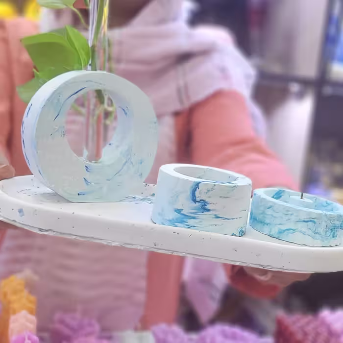 ست دکوری جنس ازپودرسنگ هنری ست شامل گلجا جاعودی وجاشمعی رنگ به سلیقه شماقابل تغییره