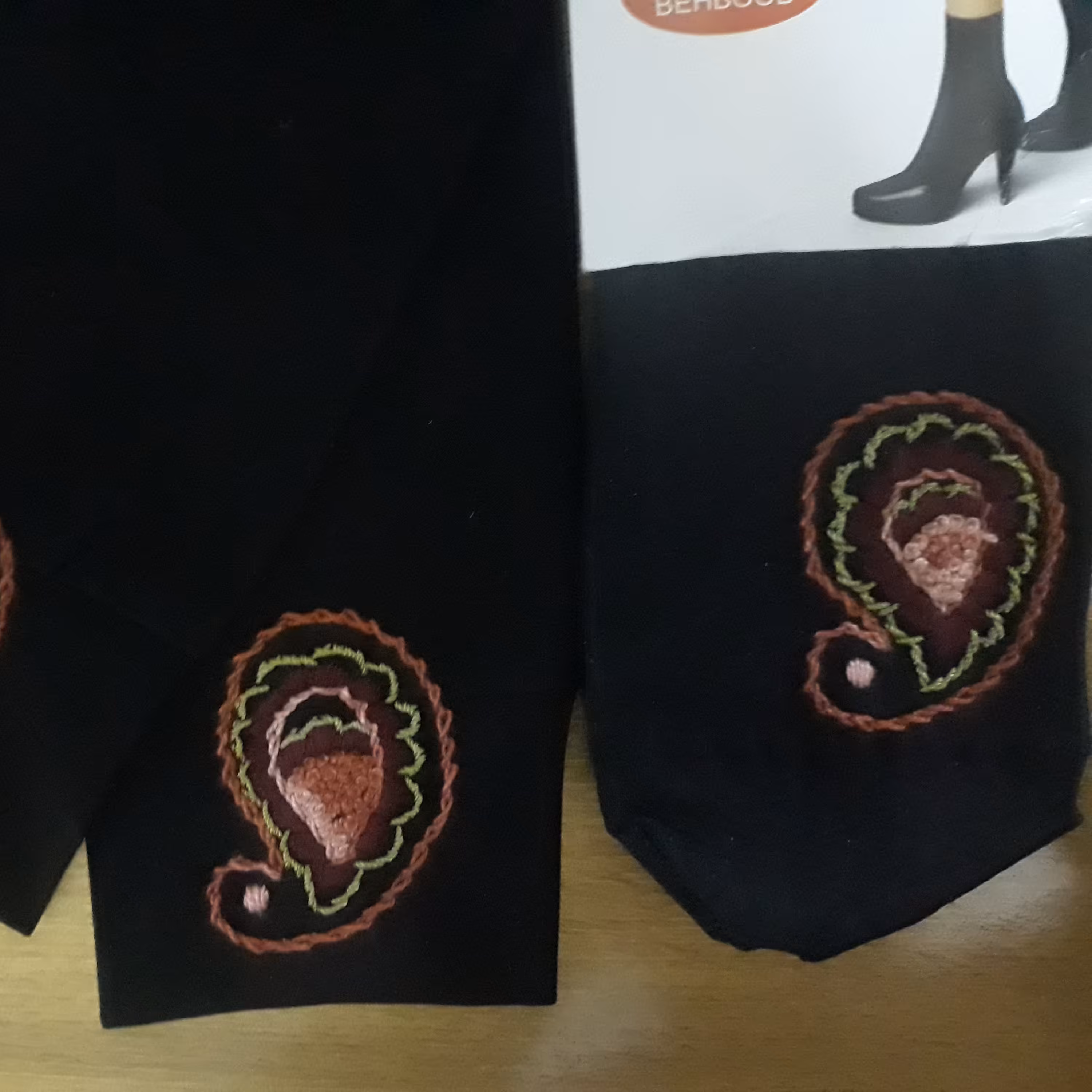 ست جوراب پنتی گلدوزی 1