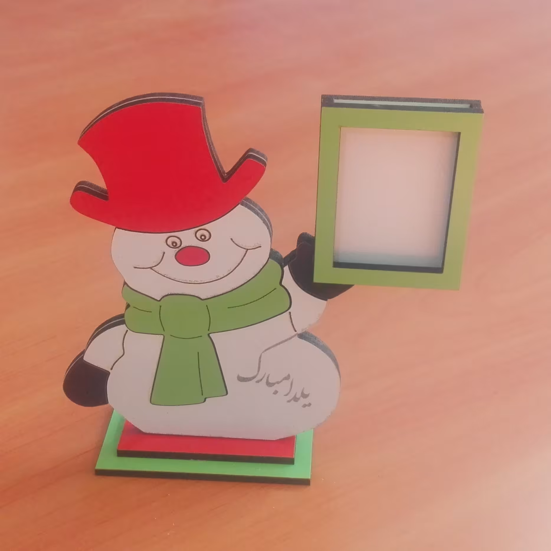 گیفت چوبی یلدا  طرح آدم برفی همراه با قاب عکس