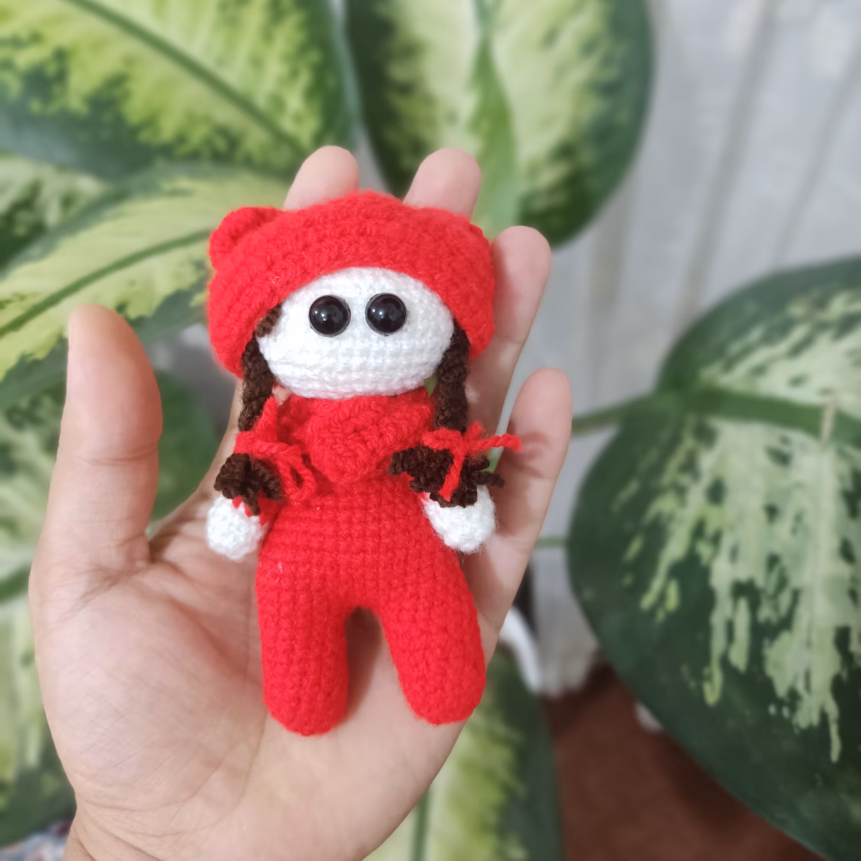 عروسک بافتنی خاله ریزه کاملا کار دست بسیار زیبا 