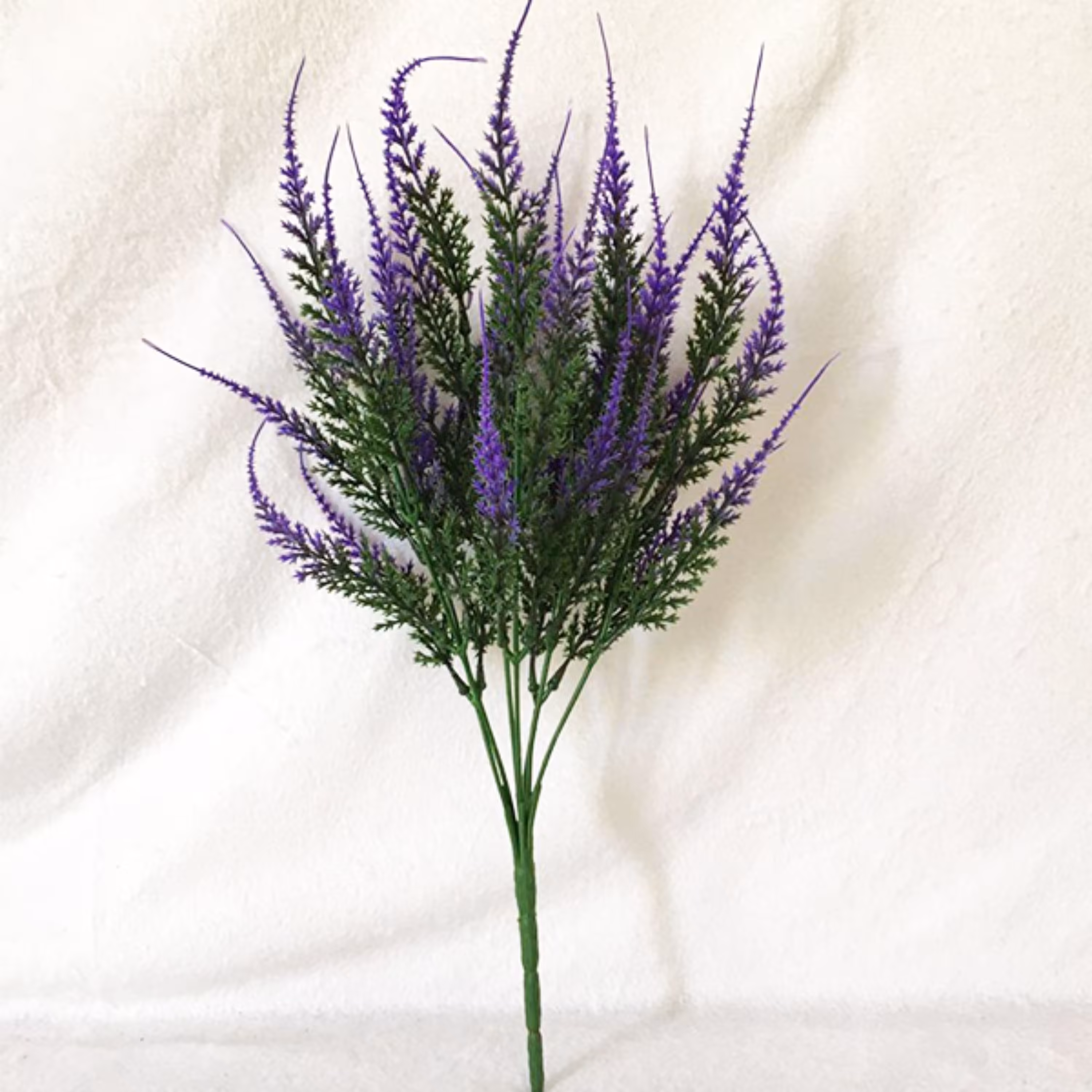 دسته گل مصنوعی مدل سرو رنگ بنفش ارتفاع 38 سانتی متر