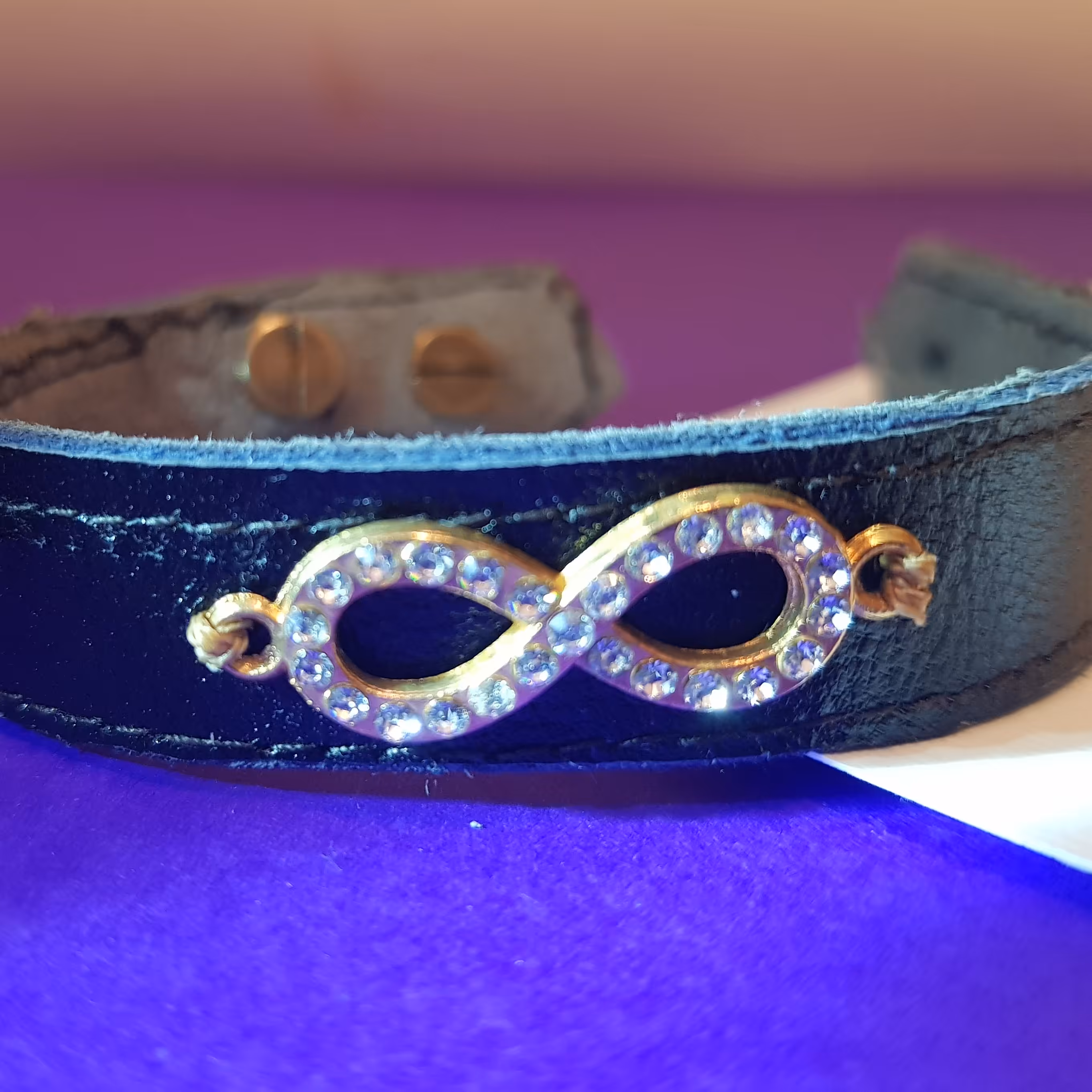 دستبند چرم طرح بی نهایت