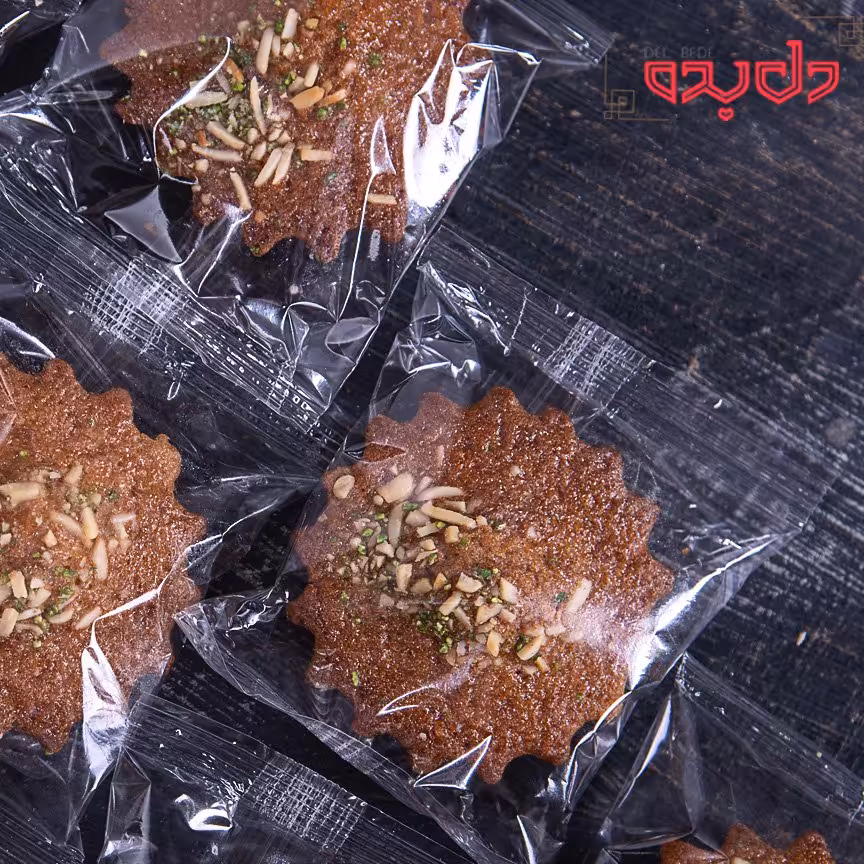 کیک یزدی دل بده(یک و نیم کیلوباجعبه ) با بسته بندی بهداشتی