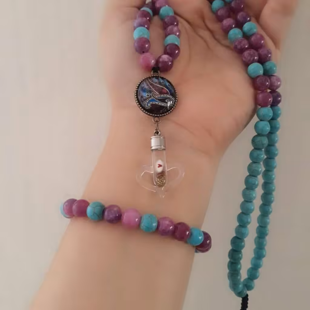 کد110 ست گردنبند و دستبند سنگ فیروزه وجید بنفش وشیشه قلب