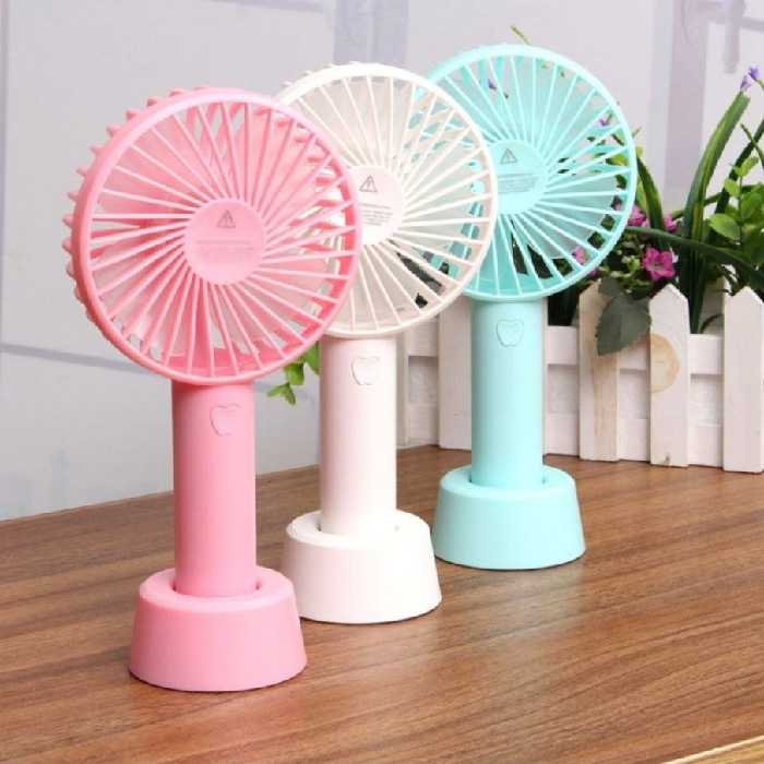 یک عدد پنکه شارژی 