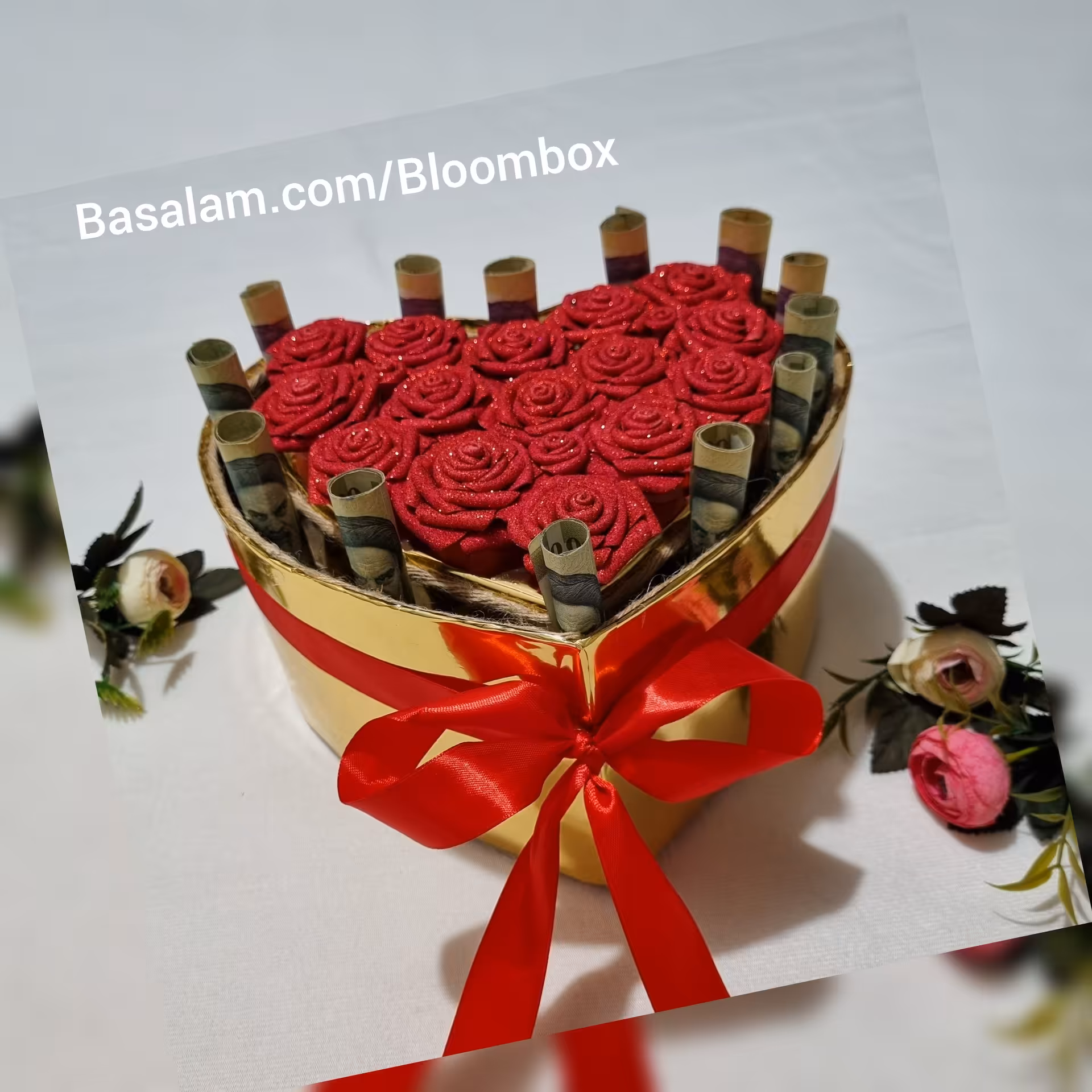 باکس گل پول رز قرمز اکلیلی طرح قلب