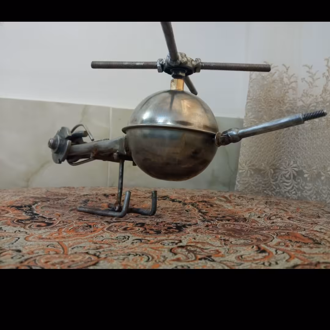 مجسمه ی فلزی هلیکوپتر