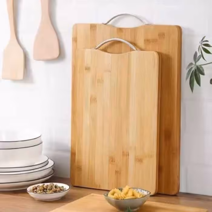 تخته گوشت بامبو وارداتی دارای دسته استیل برای آویز کردن و خشک شدن راحت تر ضدآب مناسب انواع گوشت مرغ سبزیجات