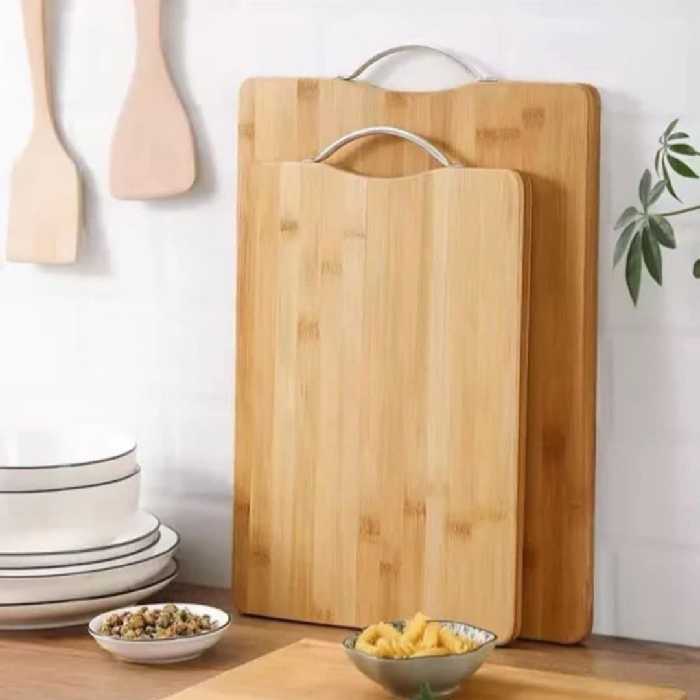 تخته گوشت بامبو وارداتی دارای دسته استیل برای آویز کردن و خشک شدن راحت تر ضدآب مناسب انواع گوشت مرغ سبزیجات