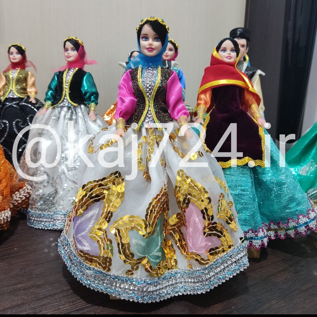 ارسال رایگان یک عدد عروسکِ خانم دامن پولک طلایی طرح سنتی محلی تزیینی کدk4