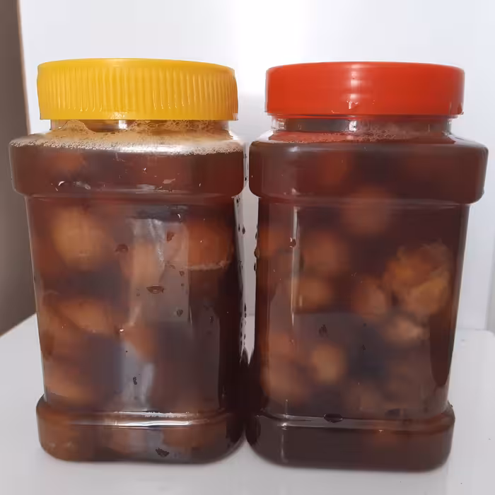 سیر ترشی خانگی 3ساله، با سرکه طبیعی و محلی، ترکیب سیب و انگور، بدون شکر، بسیار خوش طعم