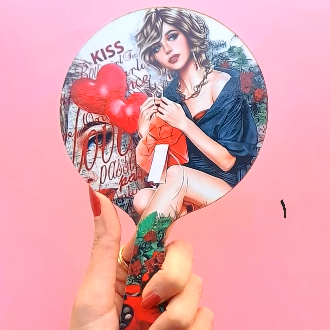 آینه آرایشی دسته دار چوبی