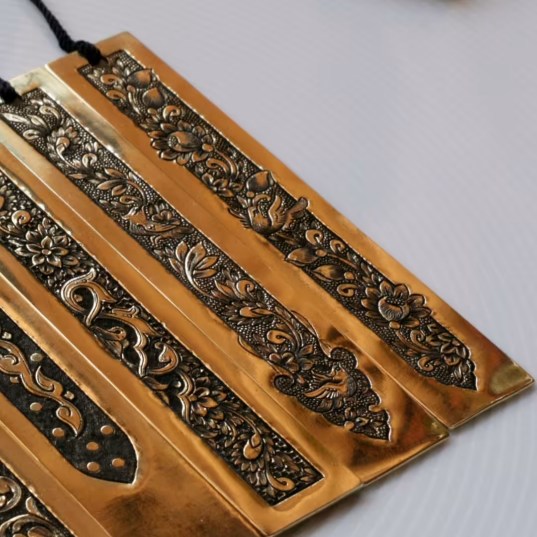 بوک مارک ،فلزی ،قلم زنی ،طرح گل و مرغ 