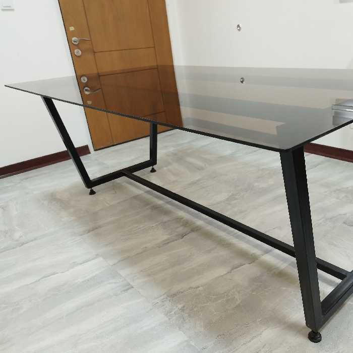 میز نهارخوری فلزی-شیشه ای