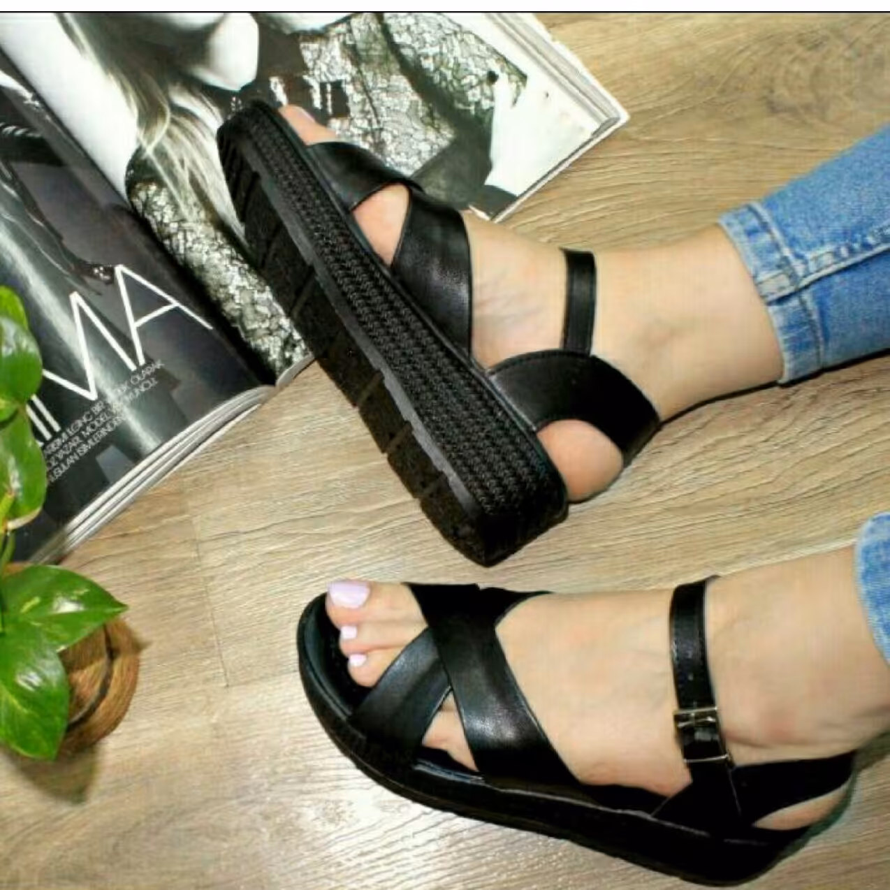 صندل زنانه رکابدار مناسب فصل با ارسال رایگان 