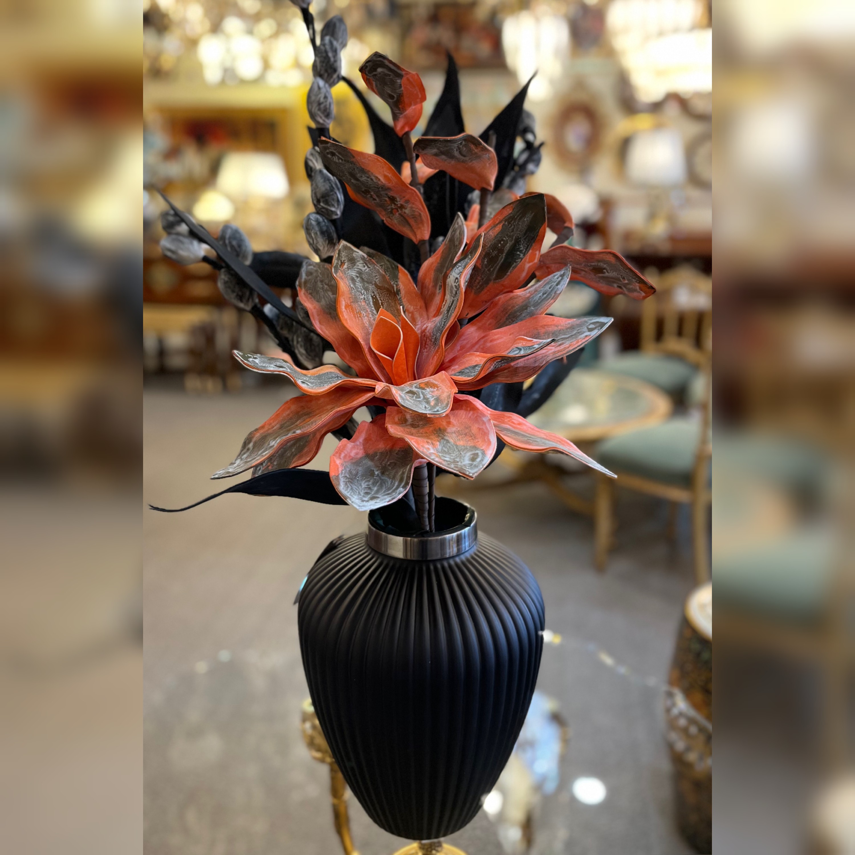 گل فومی و گلدان بلوری (ارسال با تیپاکس و به صورت پس کرایه می باشد)